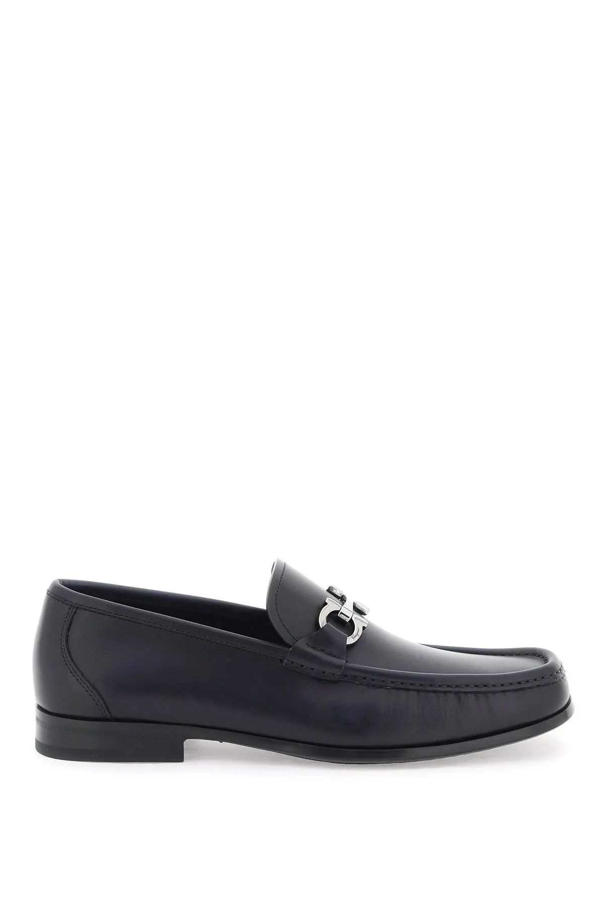 image of Salvatore Ferragamo O1S22I1N0324 Smooth Leather Loafers In Black, Men's (Size 7)
