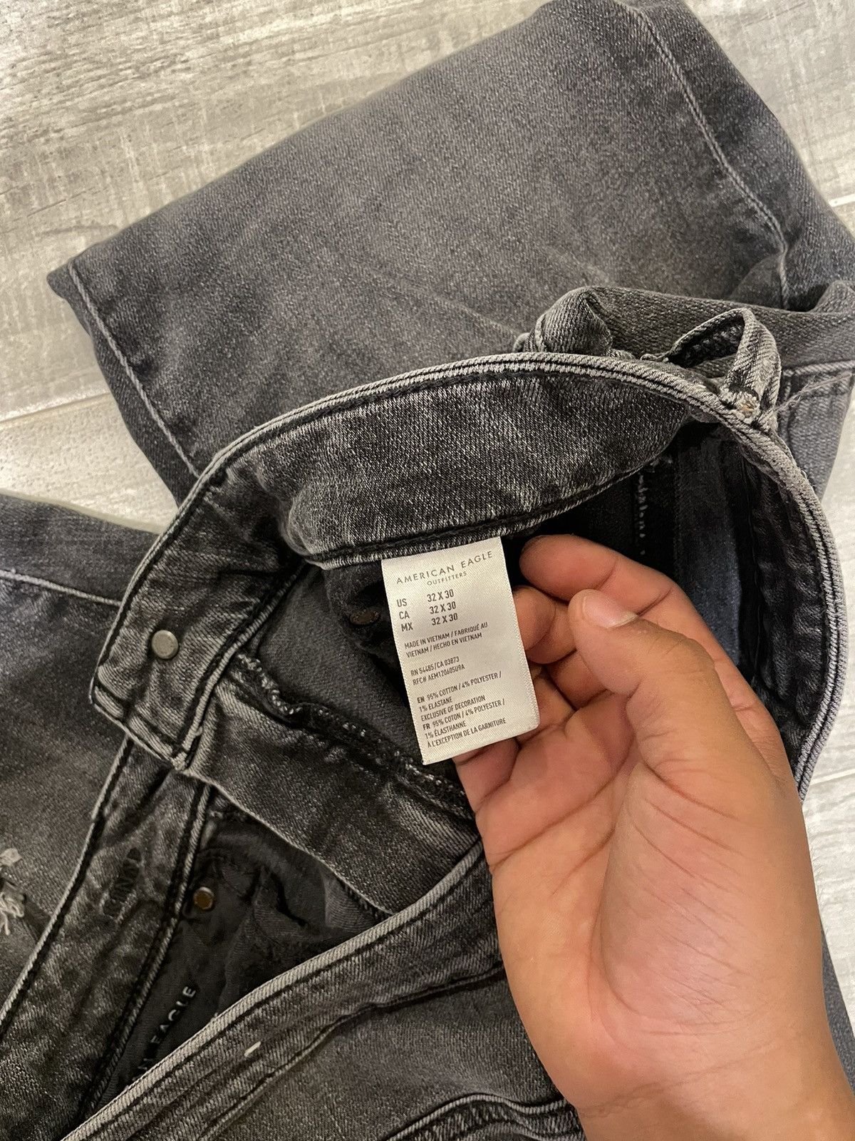 American Eagle Outfitters AMERICAN EAGLE FLEX 32X30 BLACK DISTRESSED PANTS Size US 32 / EU 48 - 3 Thumbnail