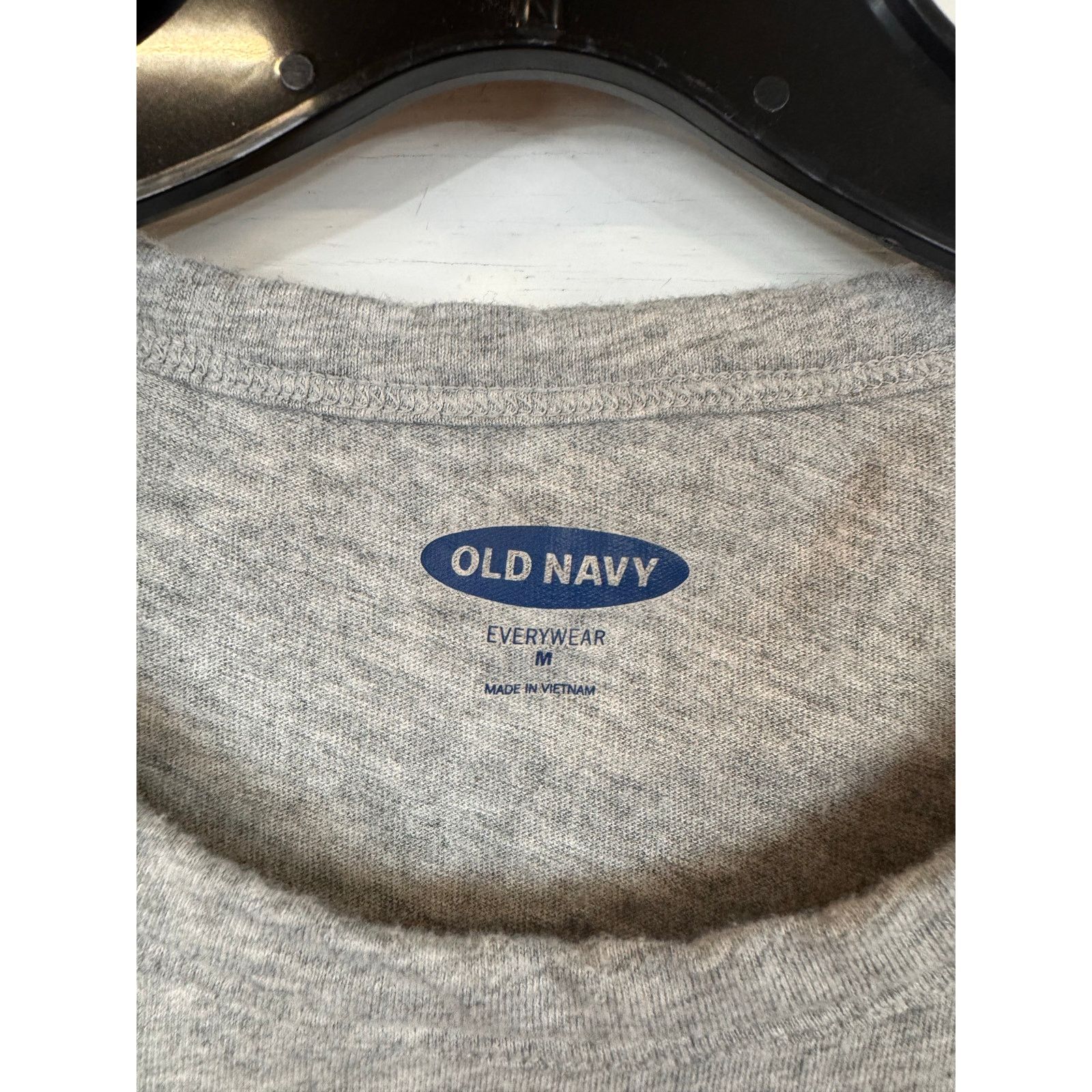 Old Navy Old Navy Gray T-Shirt Women's Size Medium Size M / US 6-8 / IT 42-44 - 3 Thumbnail