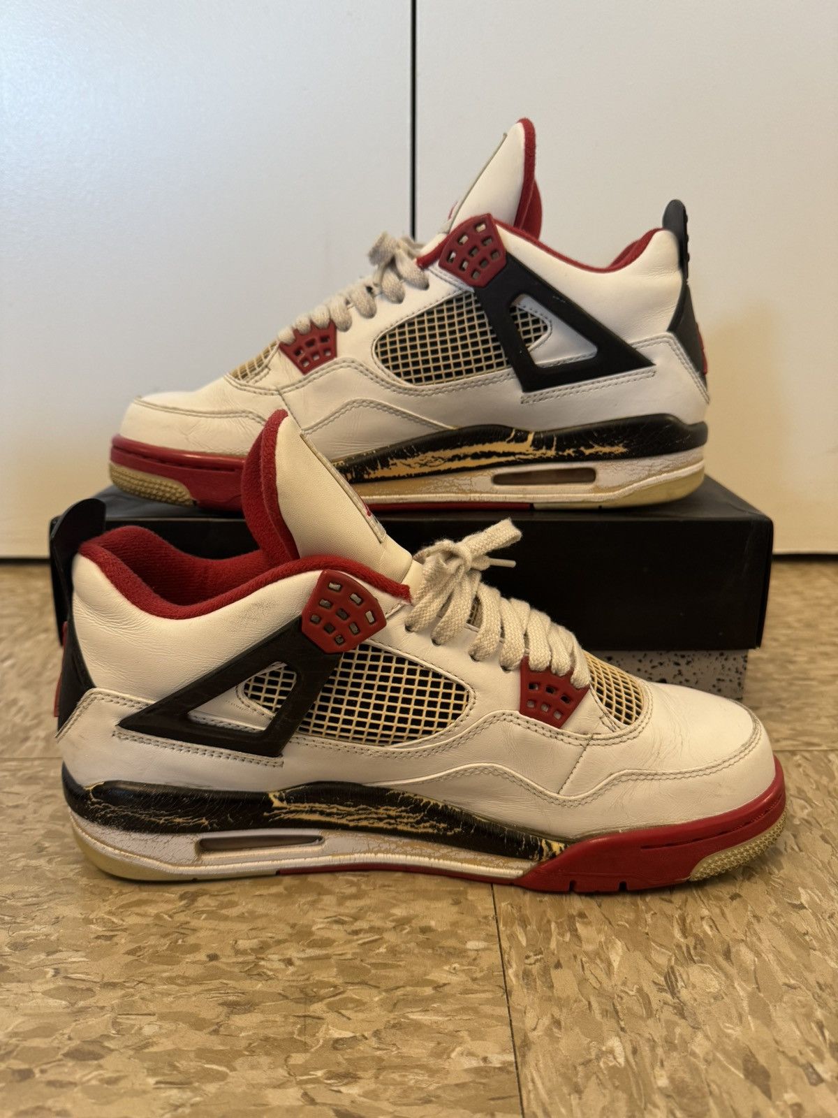 Jordan Brand Jordan 4 Retro Fire Red 2012 Vintage Size US 10 / EU 43 - 2 Thumbnail