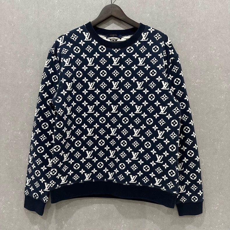 Louis Vuitton Louis Vuitton Blue Logo Embroidered Sweatshirt Size US L / EU 52-54 / 3 - 1 Thumbnail