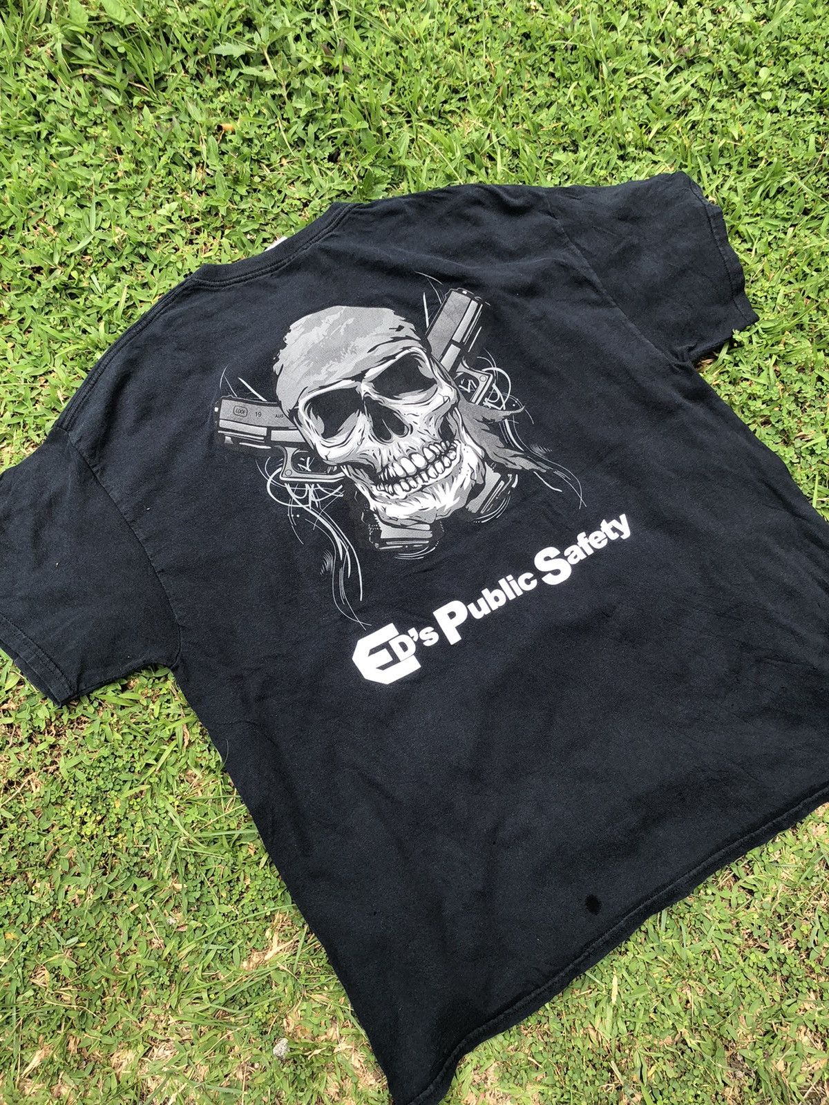 Vintage Vintage Y2K ED’S Public Safety Skull Logo Backhit Tee Size US XL / EU 56 / 4 - 1 Thumbnail