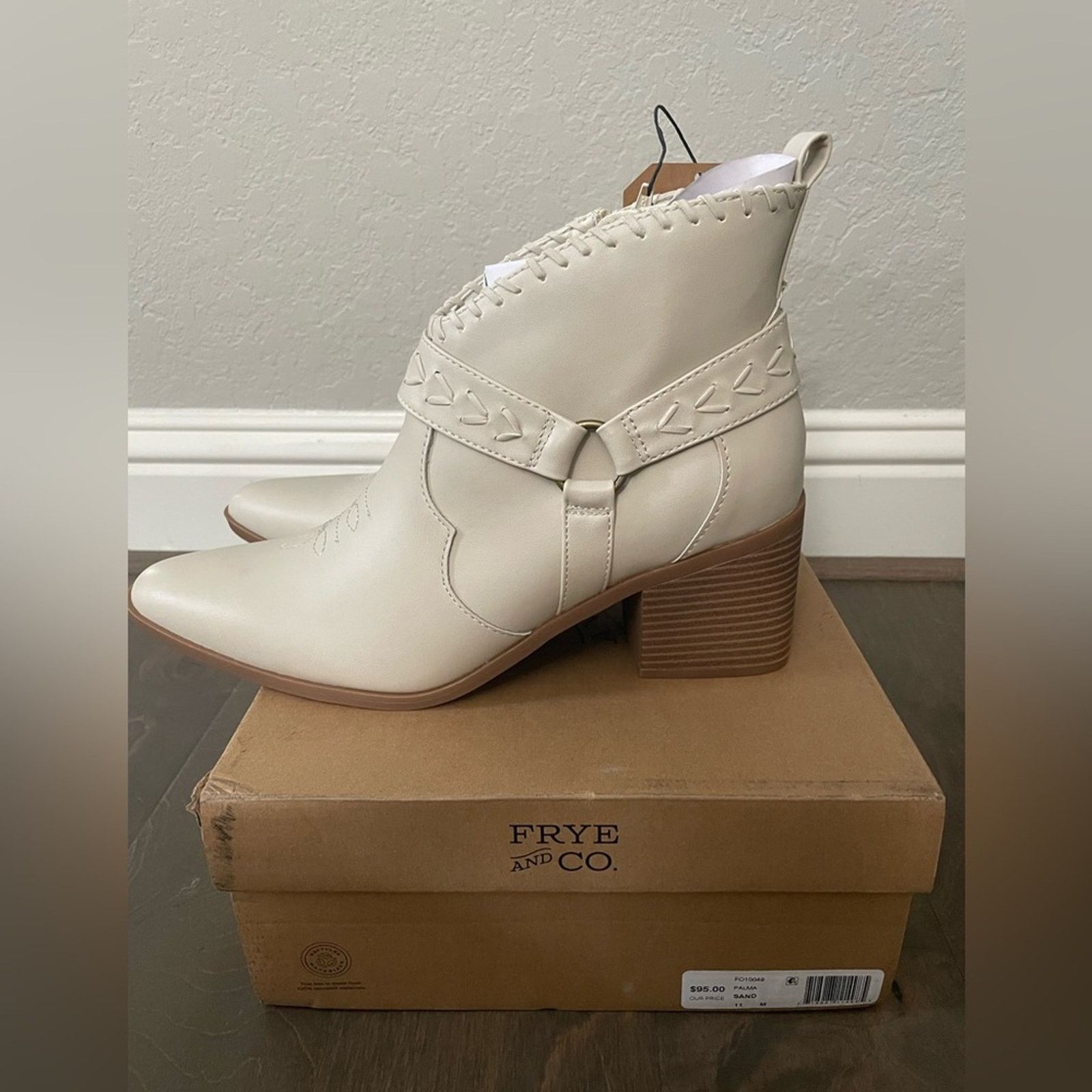 Frye Frye & Co. Palma Stacked Southwestern Ankle Bootie Sand 11M Size US 11 / IT 41 - 3 Thumbnail