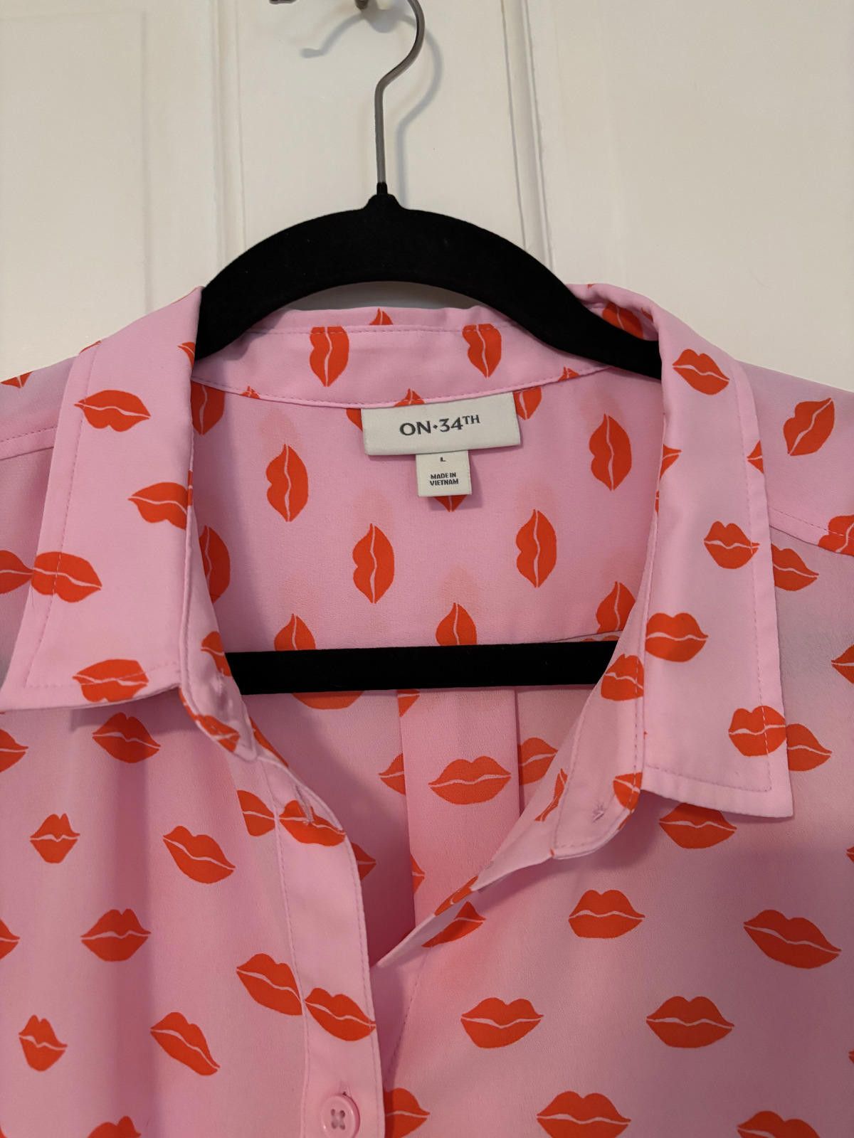 Other NWT Pink Long Sleeve Button-Up Blouse with Red Lips Print Size M / US 6-8 / IT 42-44 - 3 Thumbnail