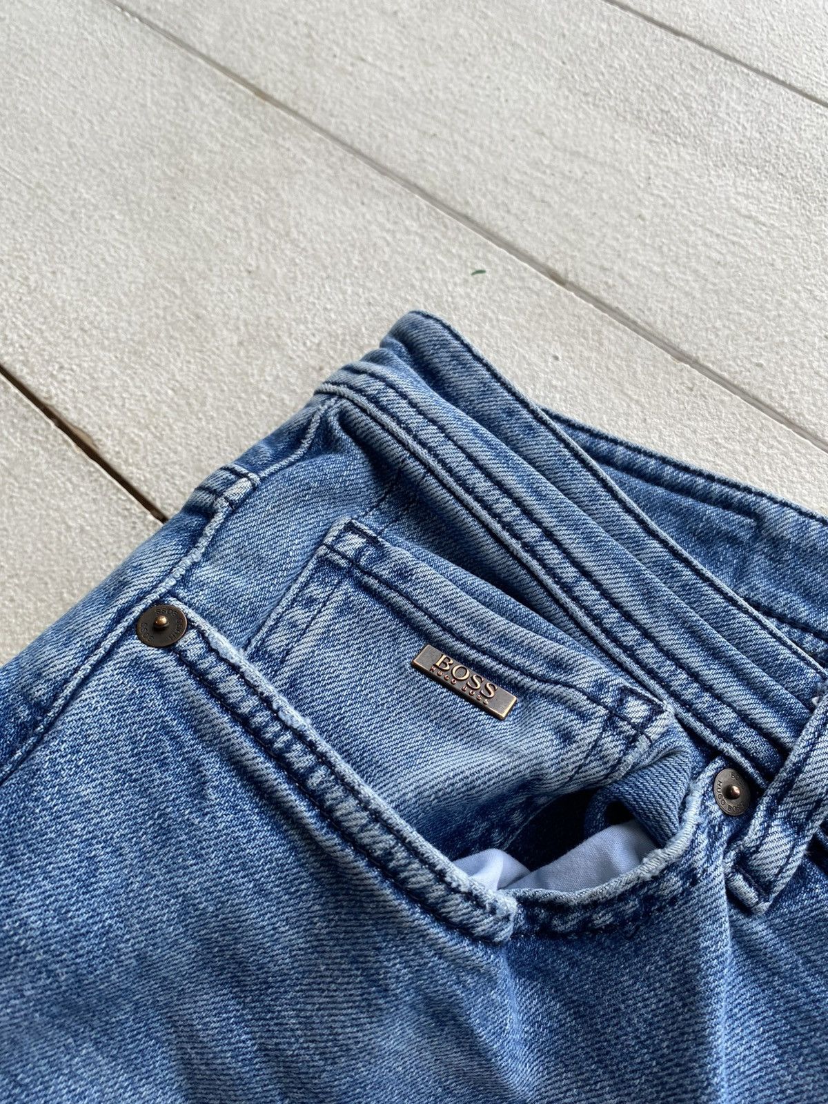 Hugo Boss 00s BOSS Hugo Boss Slim Fit Blue Jeans Light Wash Denim Size US 32 / EU 48 - 8 Thumbnail