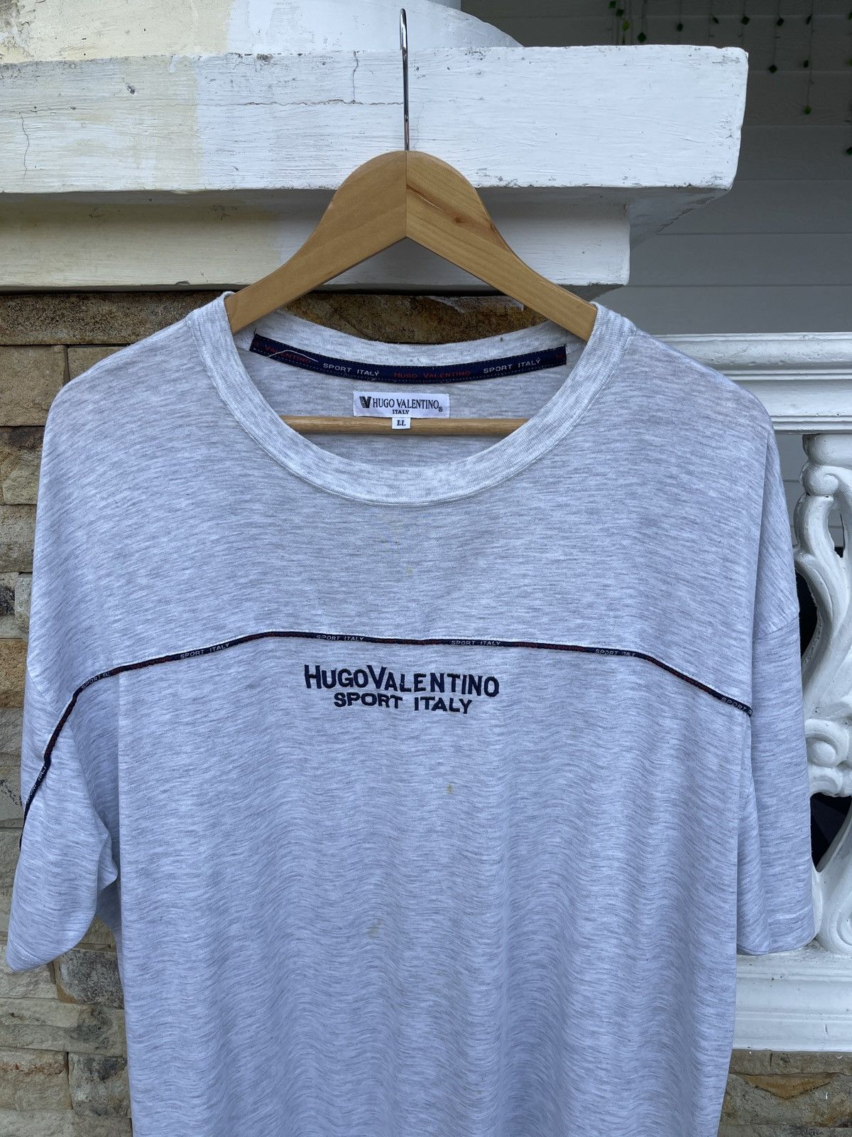 Hugo Last Drop🔥Rare🔥Vtg Hugo Valentino Sport Italy Spell Out Tee Size US XL / EU 56 / 4 - 2 Thumbnail