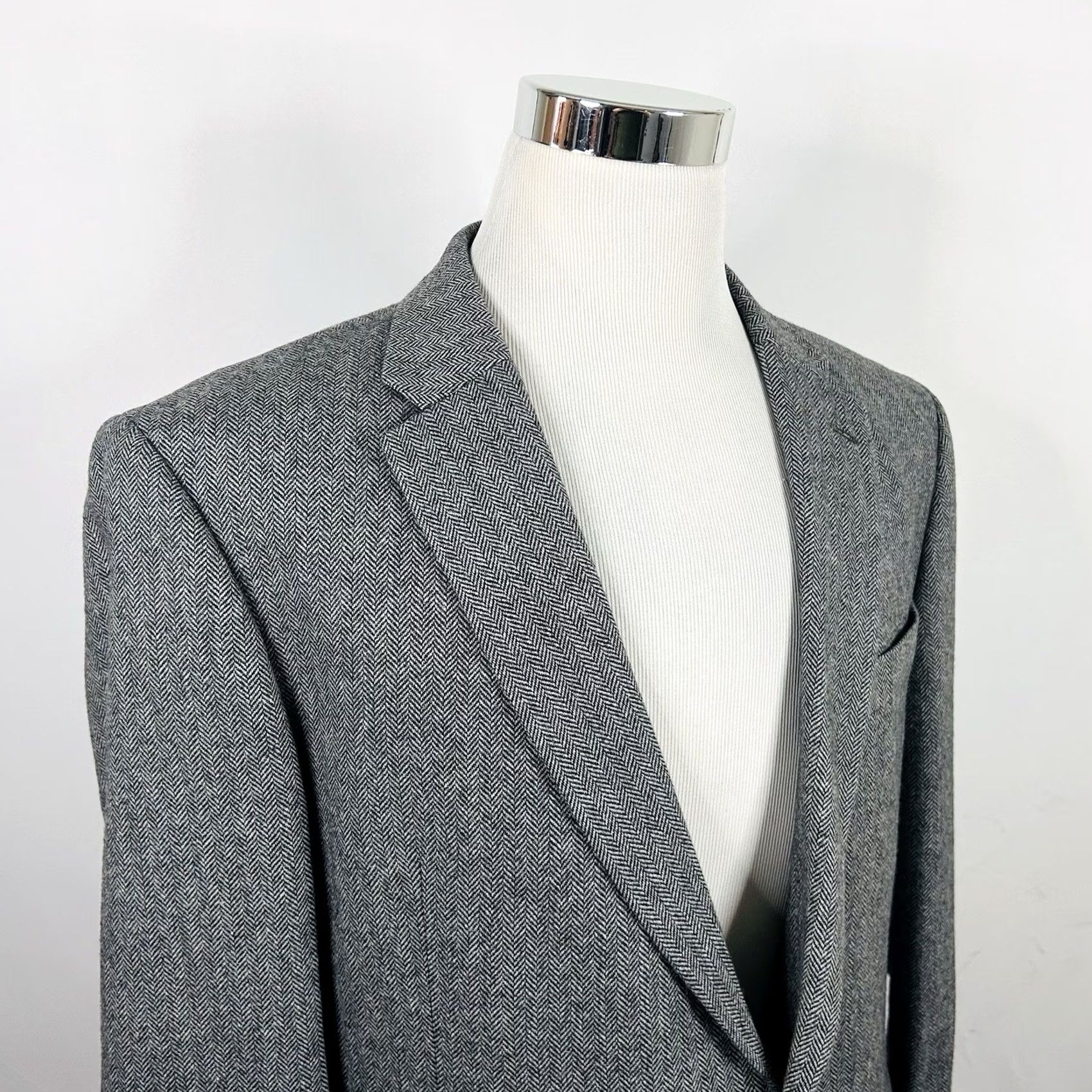Tommy Hilfiger Tommy Hilfiger Sport Coat Wool Blend Herringbone Two Button Double Vented 46L Gray Mens Regular Long Jacket Coat Size US XS / EU 42 / 0 - 2 Thumbnail
