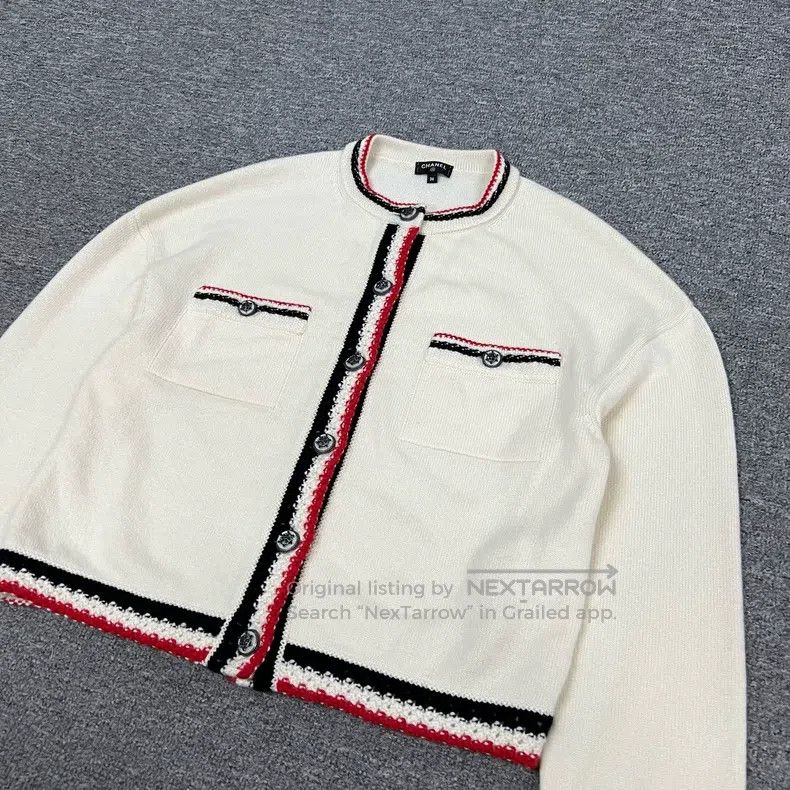 Chanel Chanel Snowflake Buckle Cashmere Cardigan coat Size XS / US 0-2 / IT 36-38 - 4 Thumbnail