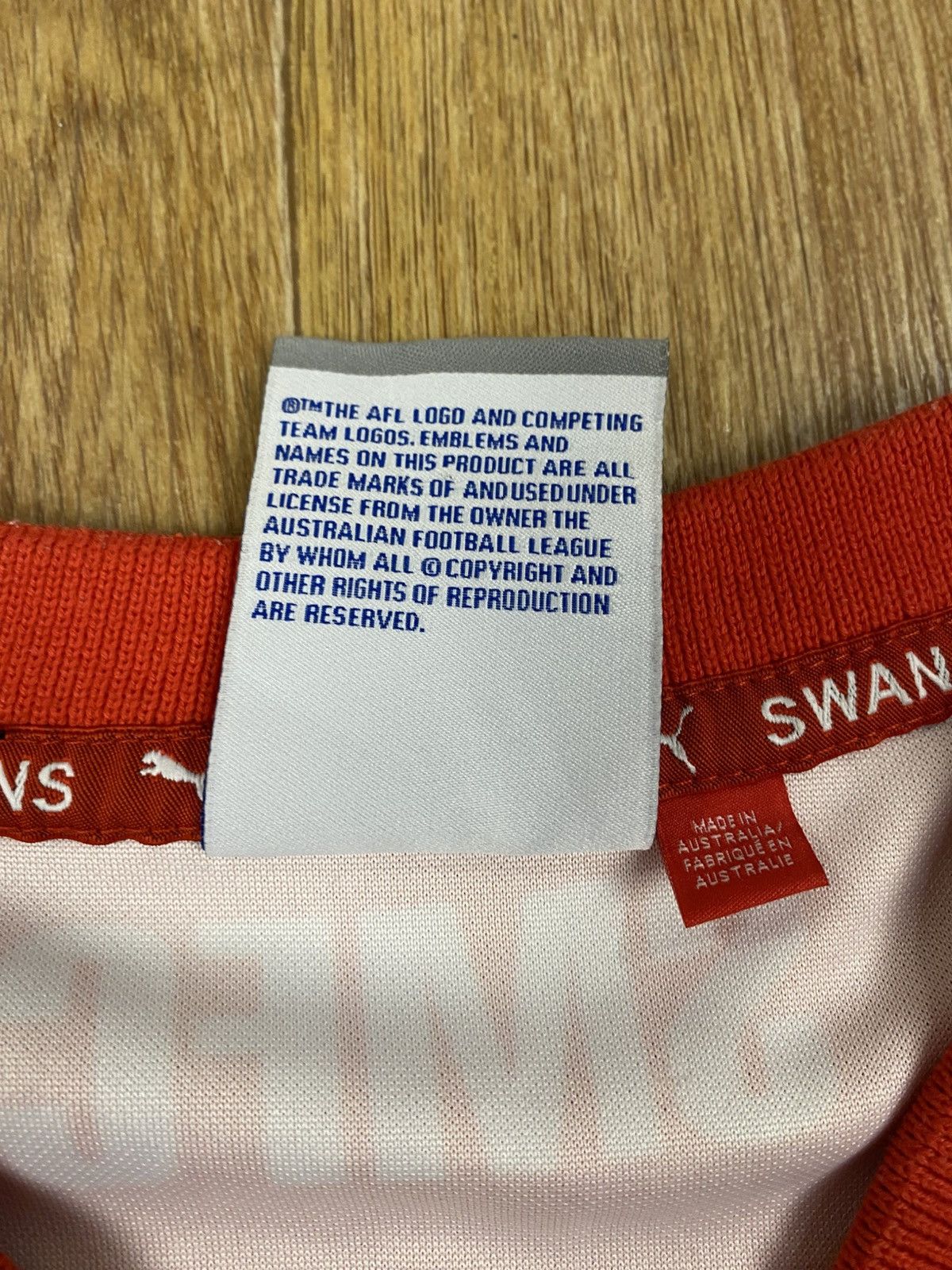 Puma × Vintage SYDNEY SWANS AFL TEAM JERSEY AUSTRALIA PUMA QBE Size US L / EU 52-54 / 3 - 6 Thumbnail