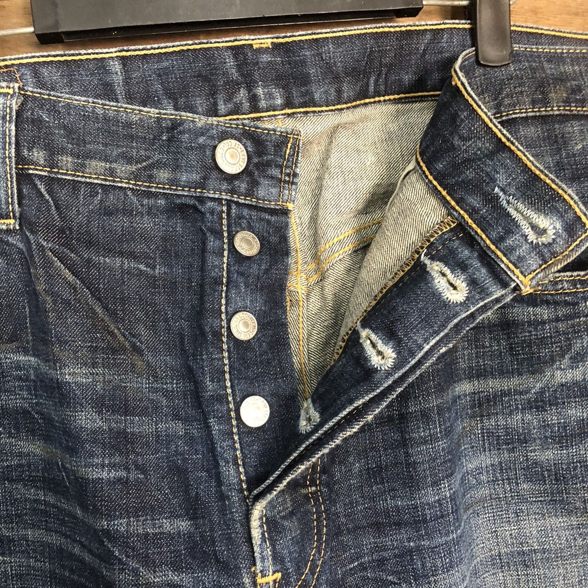 Levi's Levis Strauss & Co 501 Distressed Denim jeans Pants #7322 Size US 35 - 11 Thumbnail