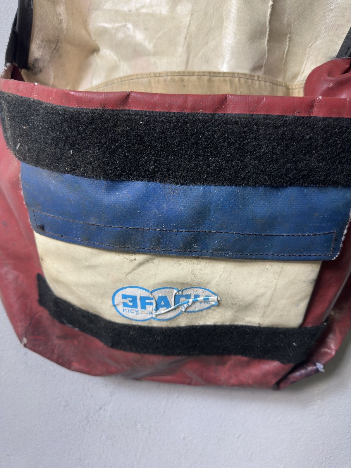 Freitag × Vintage Vintage Freitag Recycled Distressed Shoulder Bag Size ONE SIZE - 11 Thumbnail