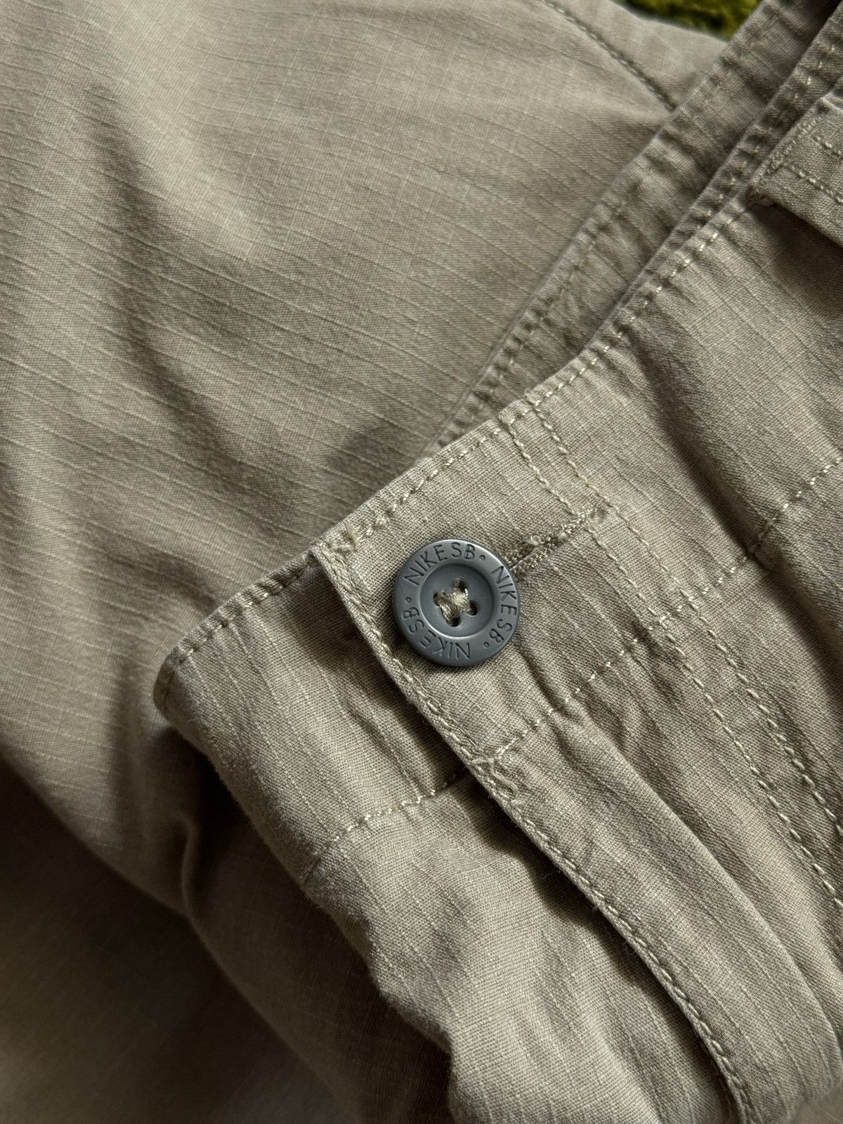 Nike SB Nike SB cargo shorts Size US 34 / EU 50 - 5 Thumbnail