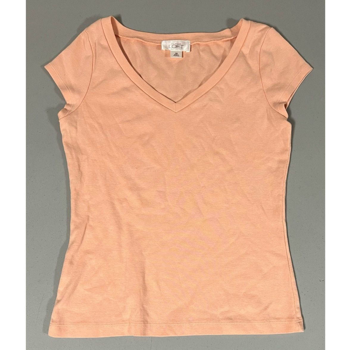 Ann Taylor Orange Pastel Solid V-Neck Short Sleeve Tee T-Shirt Top XS ✨ Size XS / US 0-2 / IT 36-38 - 1 Thumbnail