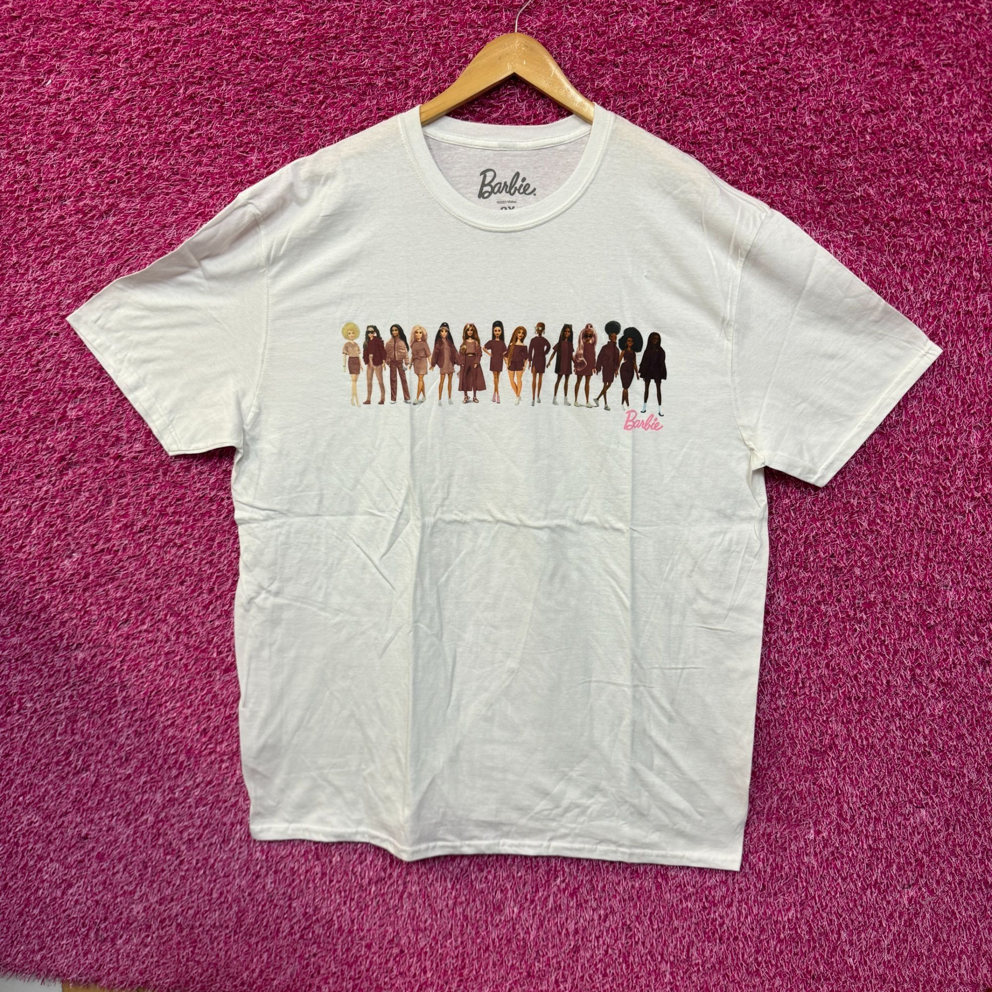Nickelodeon Barbies from around the world T-shirt size 2xl. Size US XXL / EU 58 / 5 - 1 Thumbnail