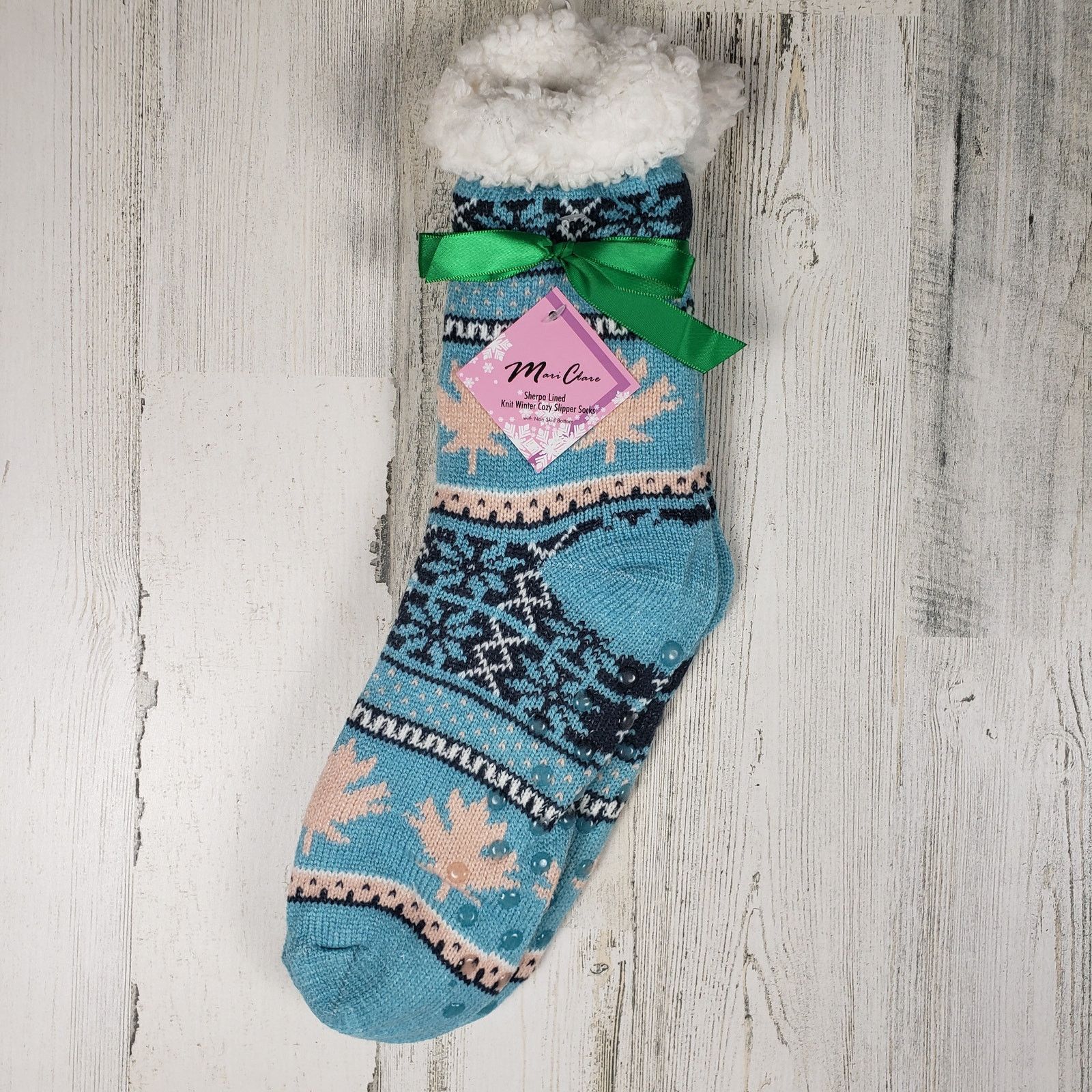 Other NWT Sherpa Lined Knit Winter Snowflake No-Slip Slipper Socks Size ONE SIZE - 1 Thumbnail
