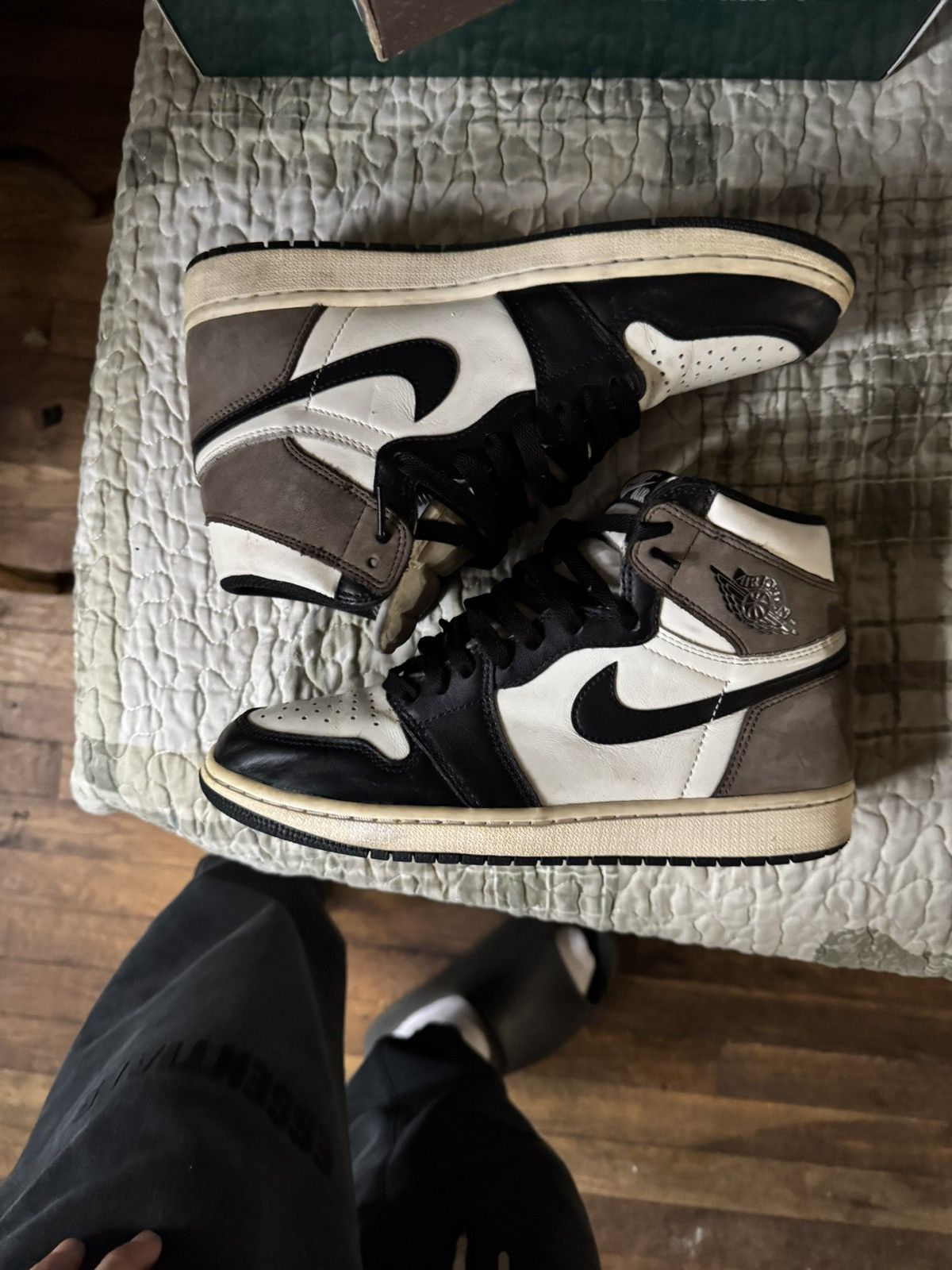 Jordan Brand Jordan 1 mochas Size US 8.5 / EU 41-42 - 2 Thumbnail