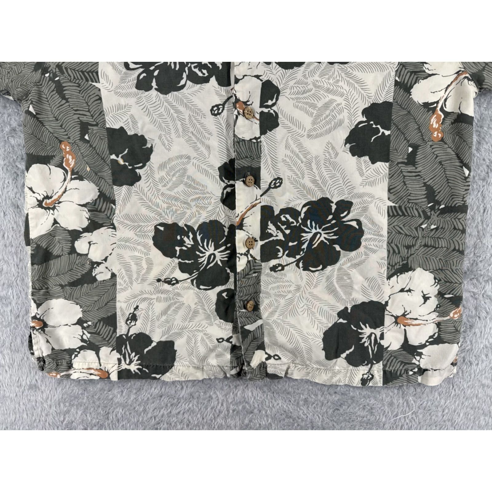 Tommy Bahama VINTAGE Tommy Bahama Shirt Men XL Gray Palm Hibiscus Rayon Hawaiian Button-Up Casual, Resort, Aloha Theme Mens Size US XL / EU 56 / 4 - 5 Thumbnail