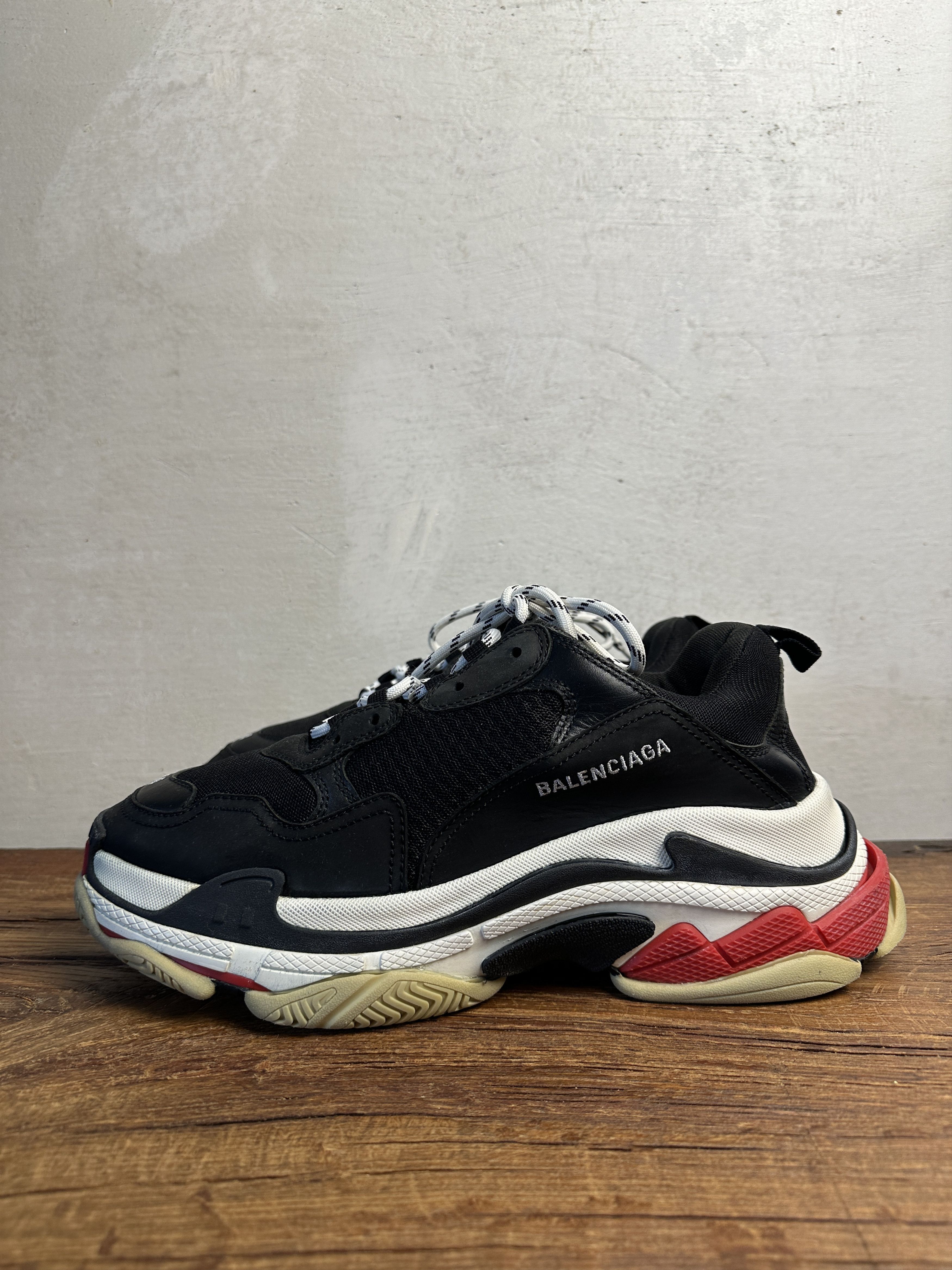 Balenciaga Balenciaga Triple S Black Red White Size US 11 / EU 44 - 1 Thumbnail