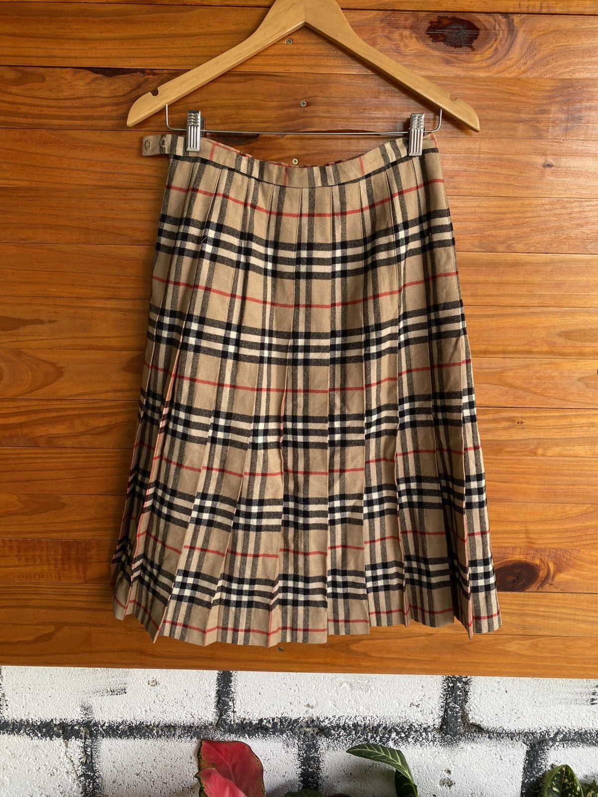 Burberry Vintage Burberrys Nova Check Pleated Skirt | Wool Blend Size 27" / US 4 / IT 40 - 9 Thumbnail