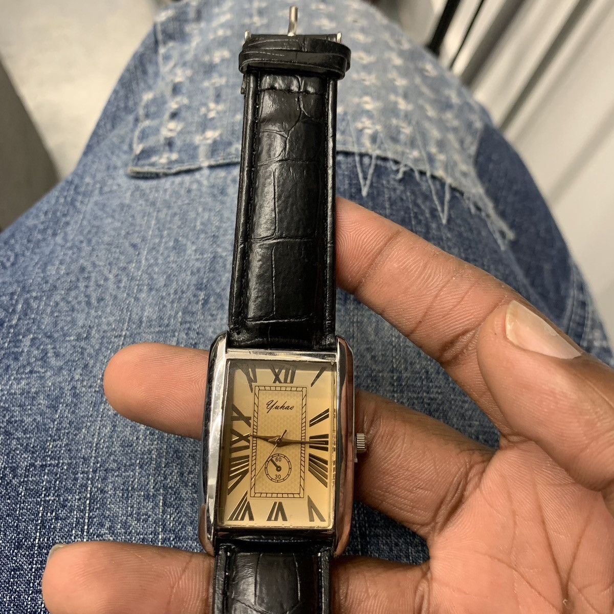 Vintage Vintage 90s vintage retro luxury style gold leather watch Size ONE SIZE - 4 Thumbnail