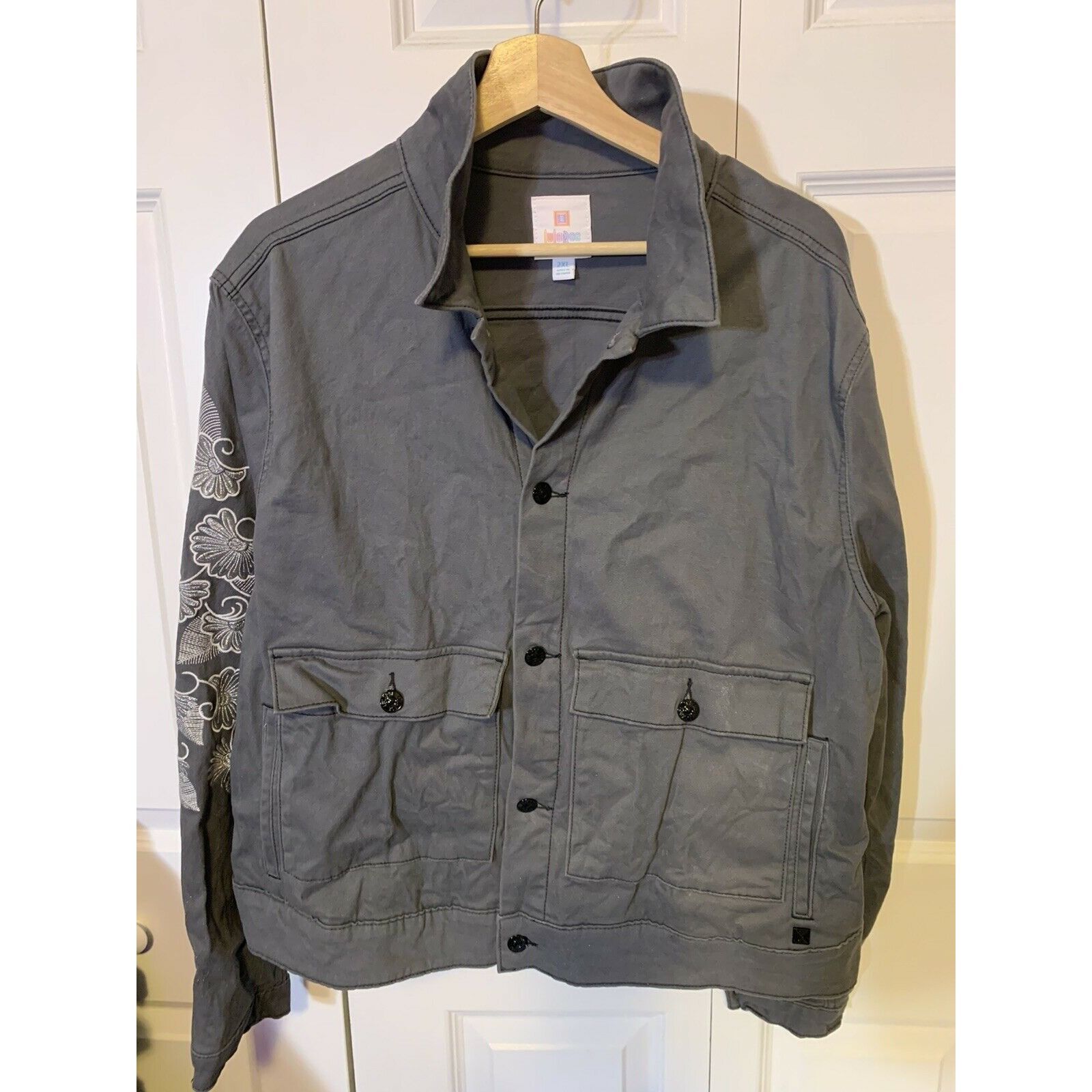 Other Lularoe Womens Jacket Sz 2XL Gray Embroidered Flowers Layere Size XXL / US 16-18 / IT 52-54 - 4 Thumbnail