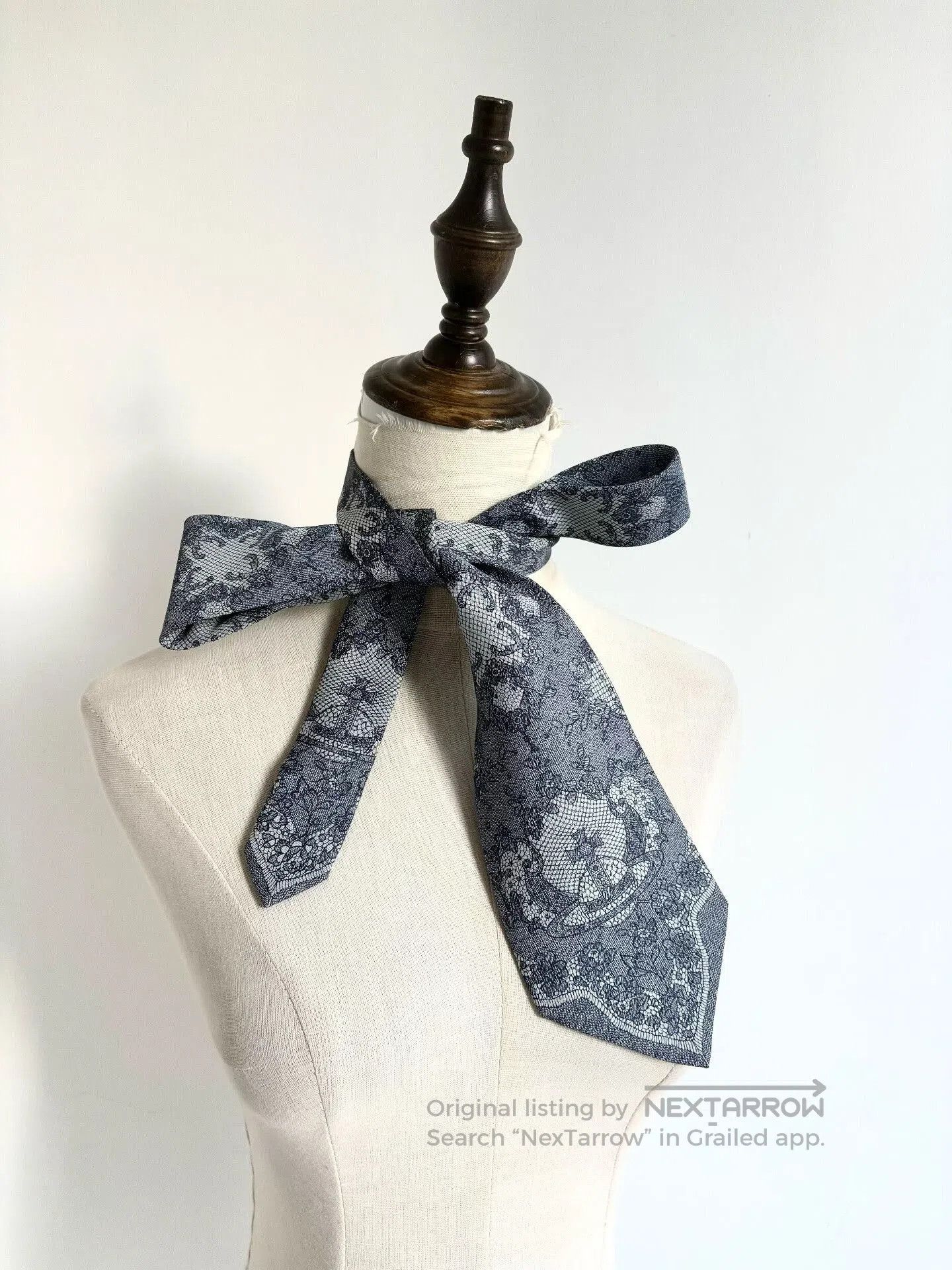 Vivienne Westwood vivienne westwood ice blue lace floral tie. Size ONE SIZE - 1 Thumbnail