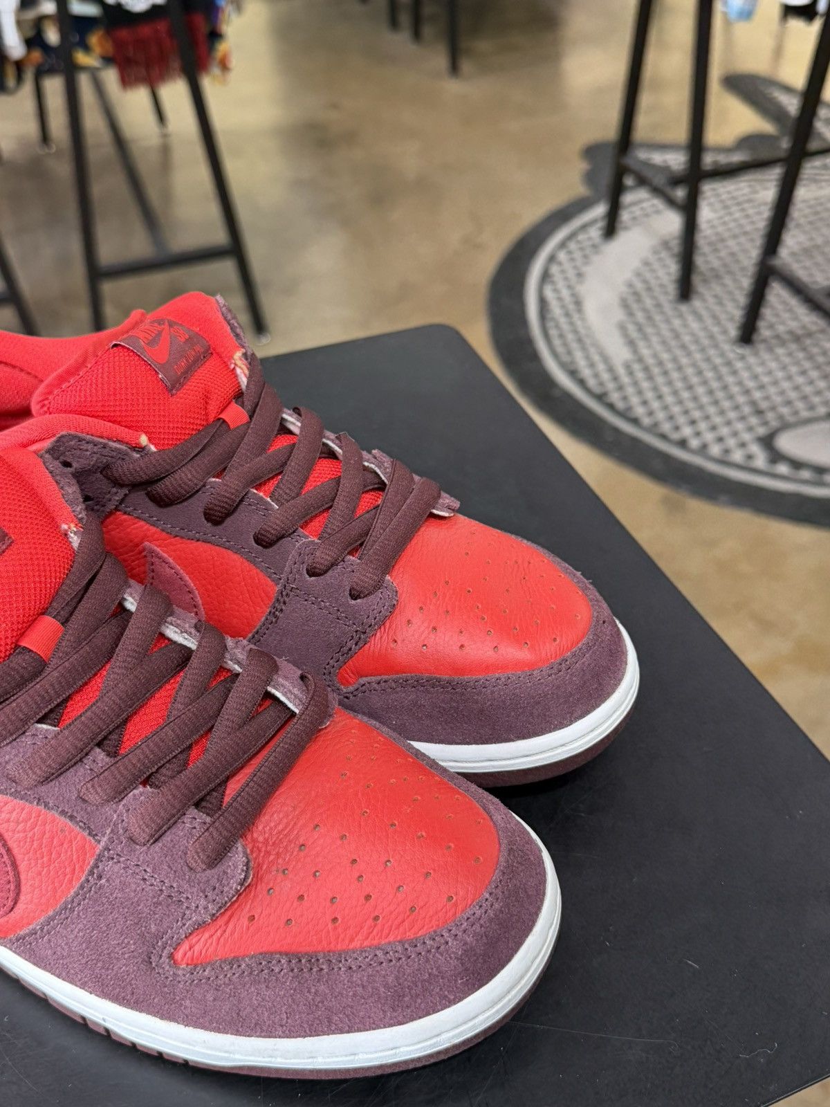 Nike Nike SB Dunk Low Cherry Size 9.5 (2022) Size US 9.5 / EU 42-43 - 8 Thumbnail