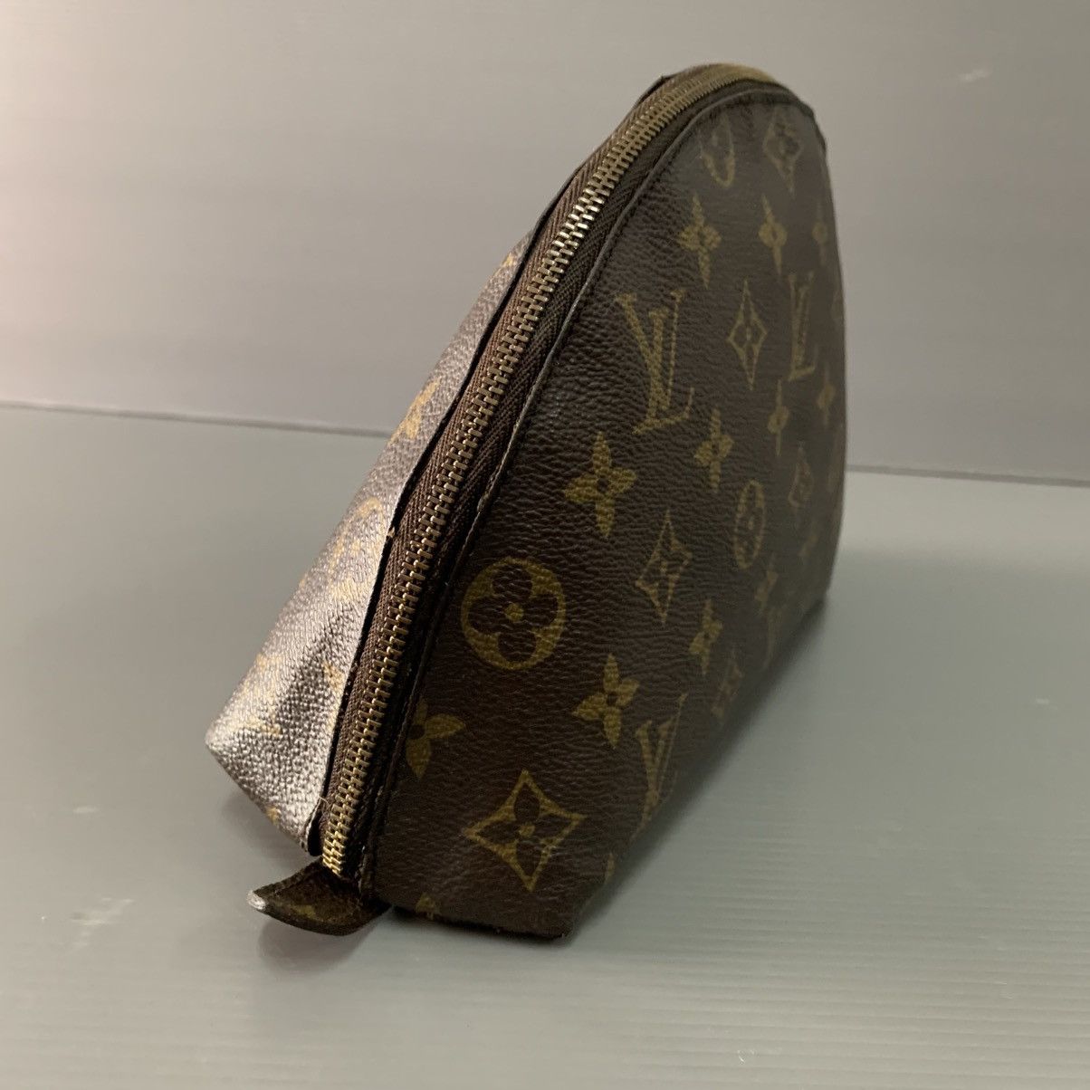Louis Vuitton Louis Vuitton Makeup Clutch Bag Size ONE SIZE - 4 Thumbnail