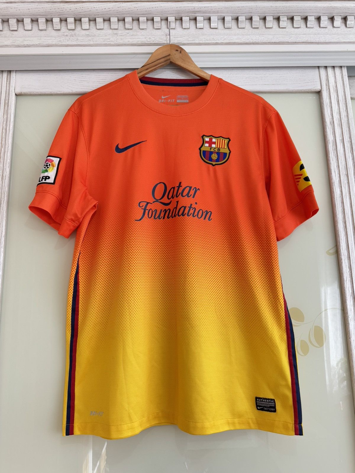 Nike Barcelona 2012-2013 Away Soccer Jersey Football Kit Shirt Size US L / EU 52-54 / 3 - 7 Thumbnail