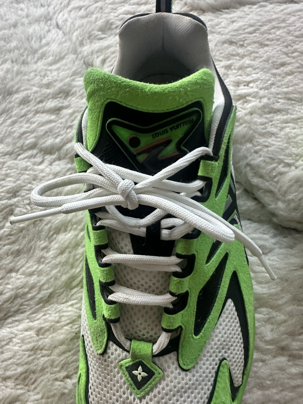 Louis Vuitton LV RUNNER TACTIC GREEN Size US 10.5 / EU 43-44 - 4 Thumbnail