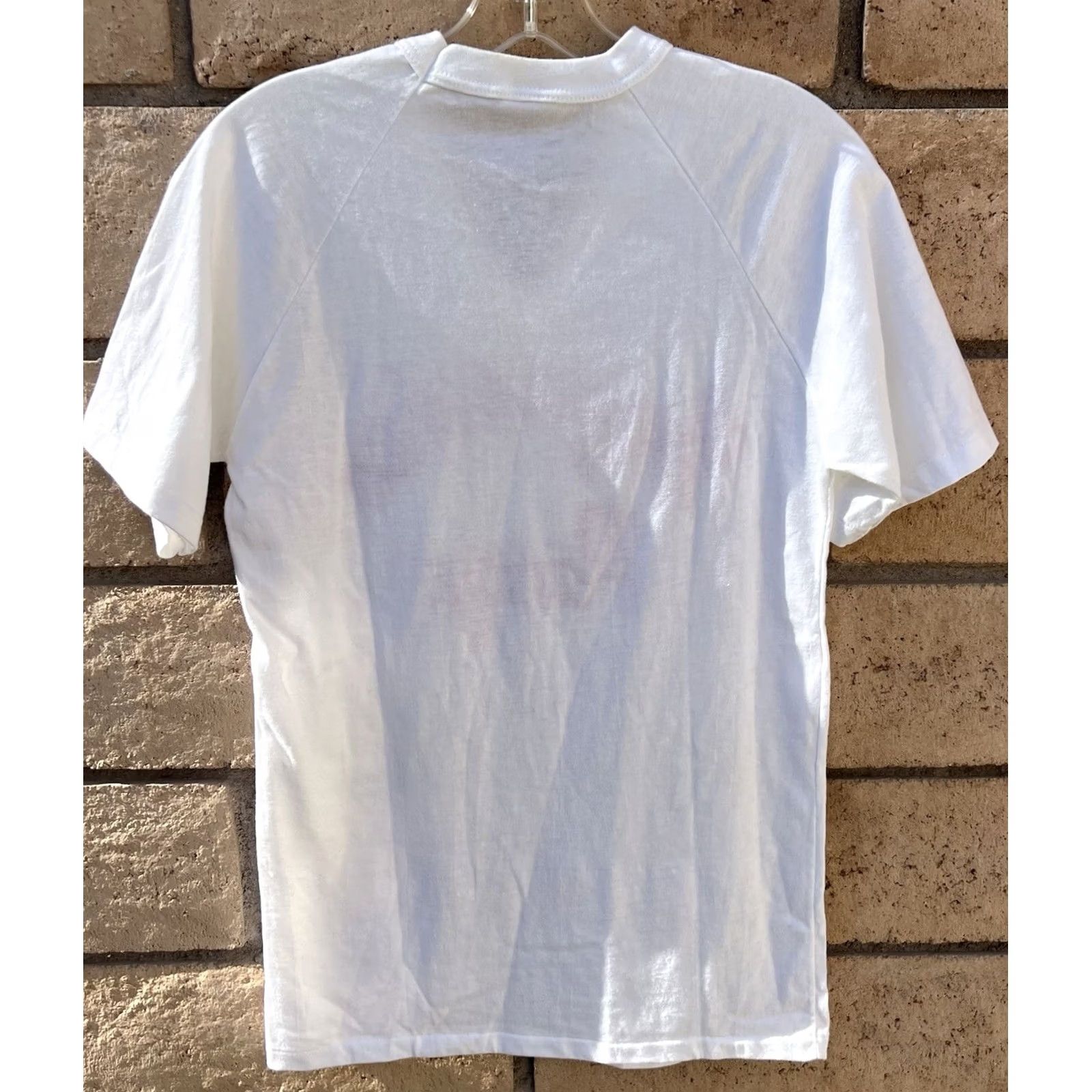 Vintage VINTAGE Bomark USA T-Shirt Men M White V Neck Red Script Graphic 50/50 Short Sleeve Shirt 1990s USA Theme Classic Fit Size US M / EU 48-50 / 2 - 7 Thumbnail