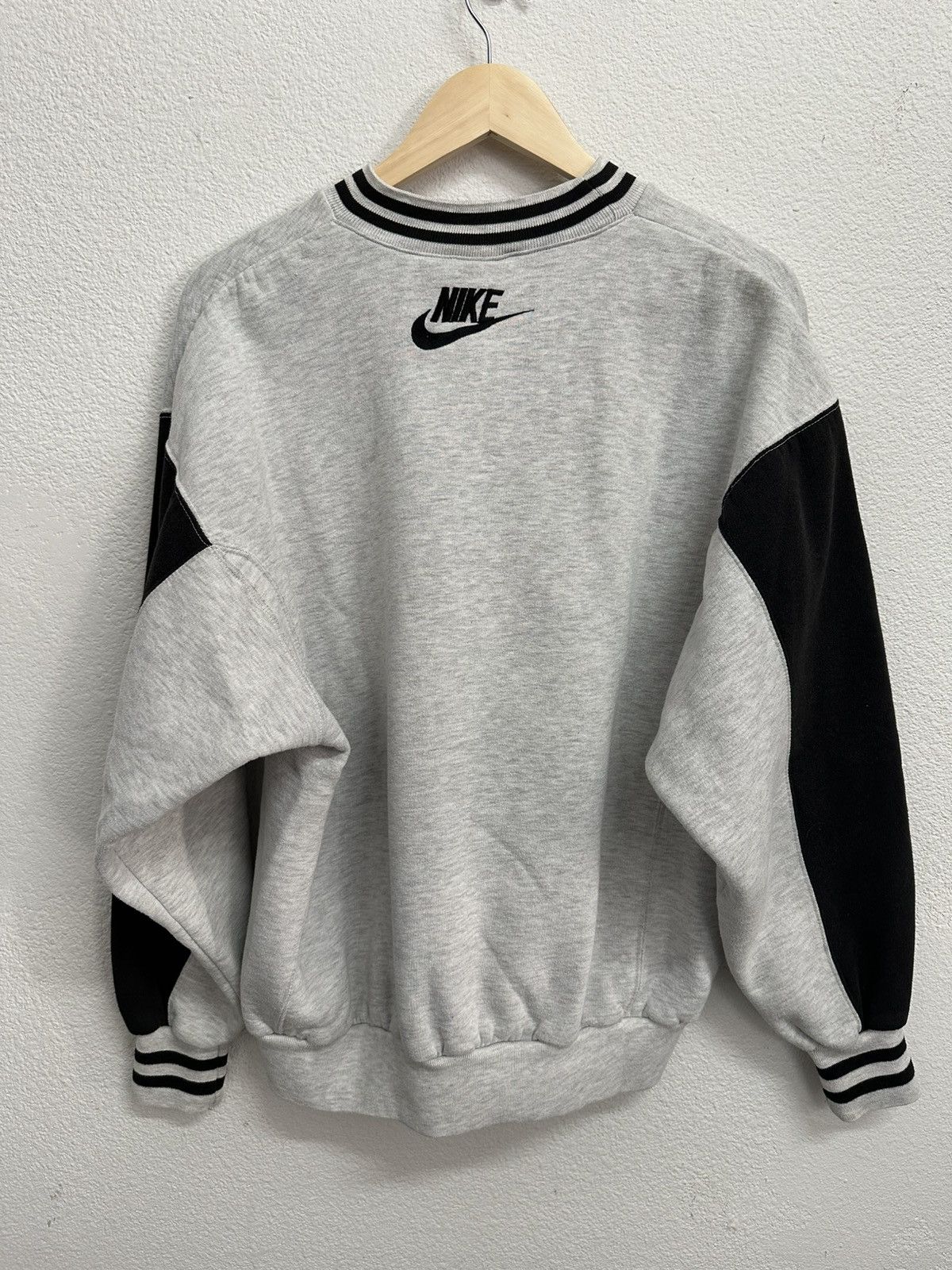 Nike 90s Nike air vintage retro crewneck Size US L / EU 52-54 / 3 - 2 Thumbnail