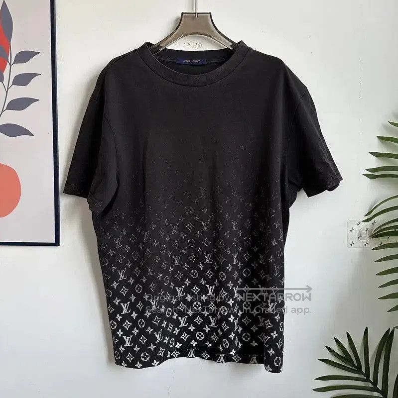 Louis Vuitton Louis Vuitton Black Cotton Men's T-shirt . Size US L / EU 52-54 / 3 - 1 Thumbnail