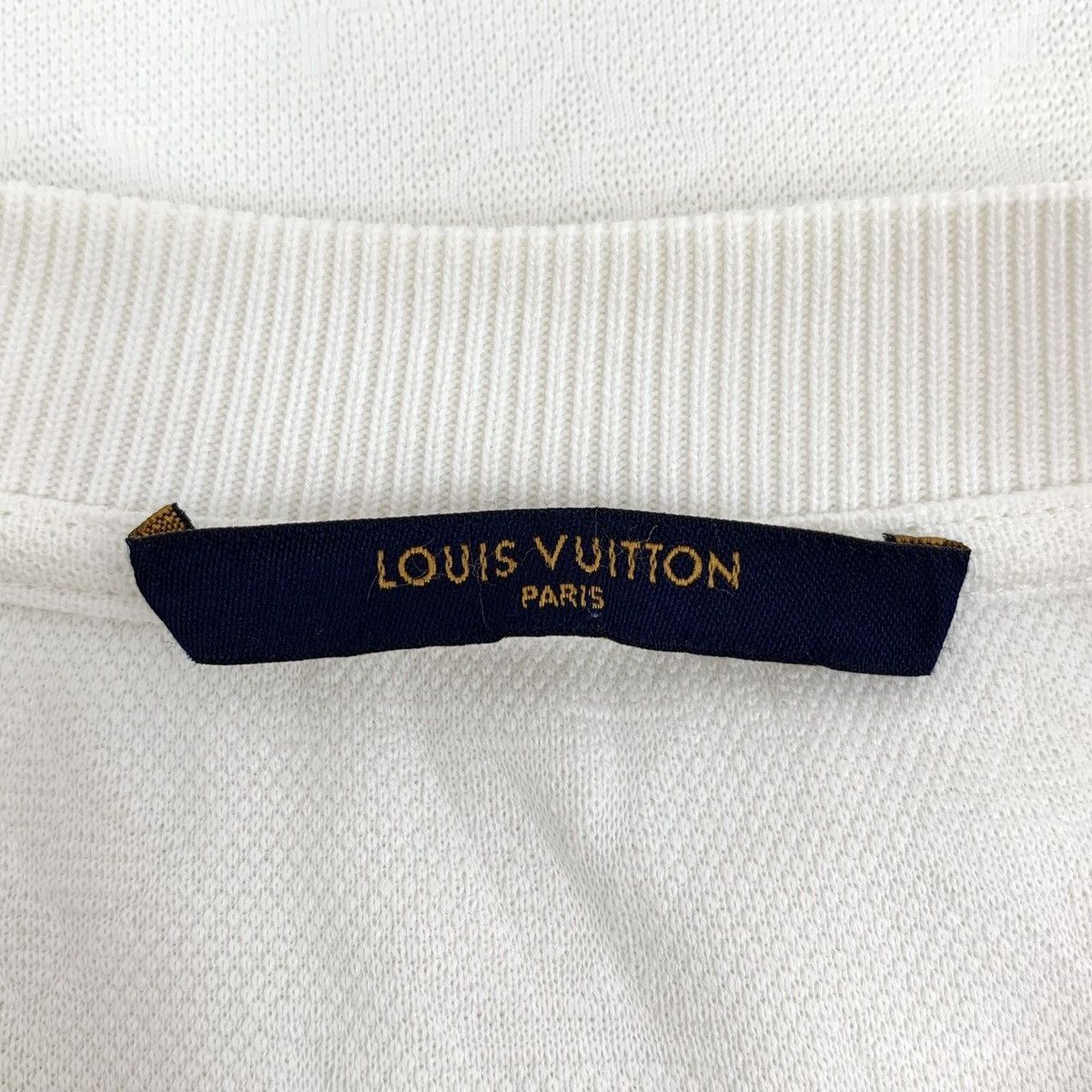 Louis Vuitton White Short-Sleeve T-Shirt with Chest Pocket Size US S / EU 44-46 / 1 - 5 Thumbnail