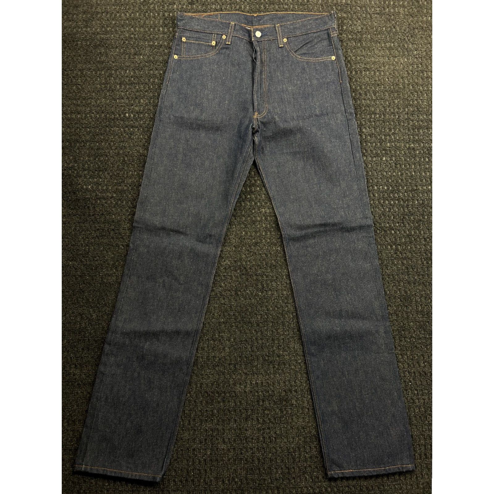 Levi's VINTAGE Levi's 501XX Jeans Mens 35 x 38 Denim Blue Dark Wash Raw Rigid NEW 5-Pocket USA 501 Shrink-To-Fit Straight Leg Mens Jeans Size US 35 - 4 Thumbnail