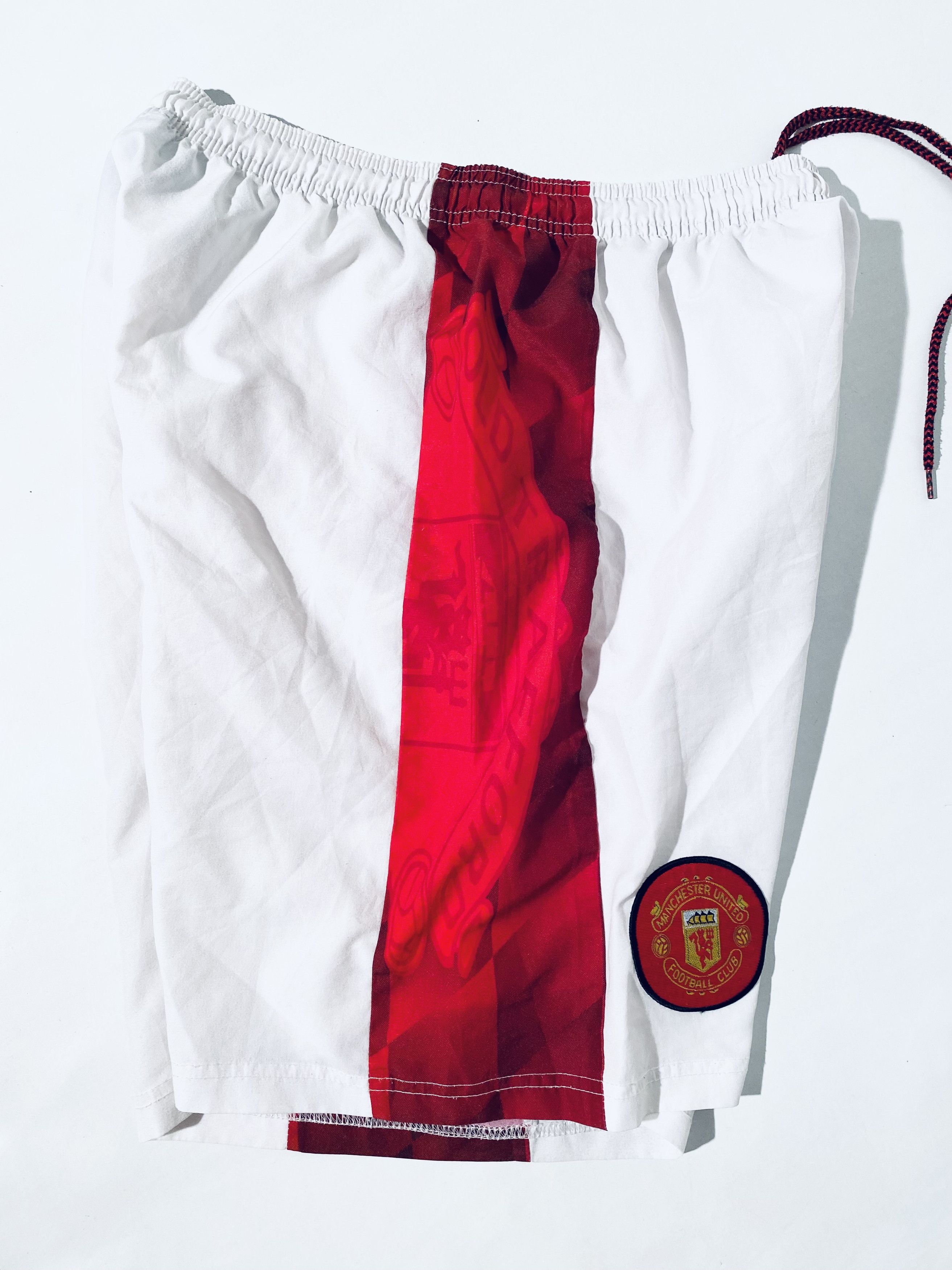 Umbro Manchester United Home Shorts 1996 1998 Size US 32 / EU 48 - 3 Thumbnail