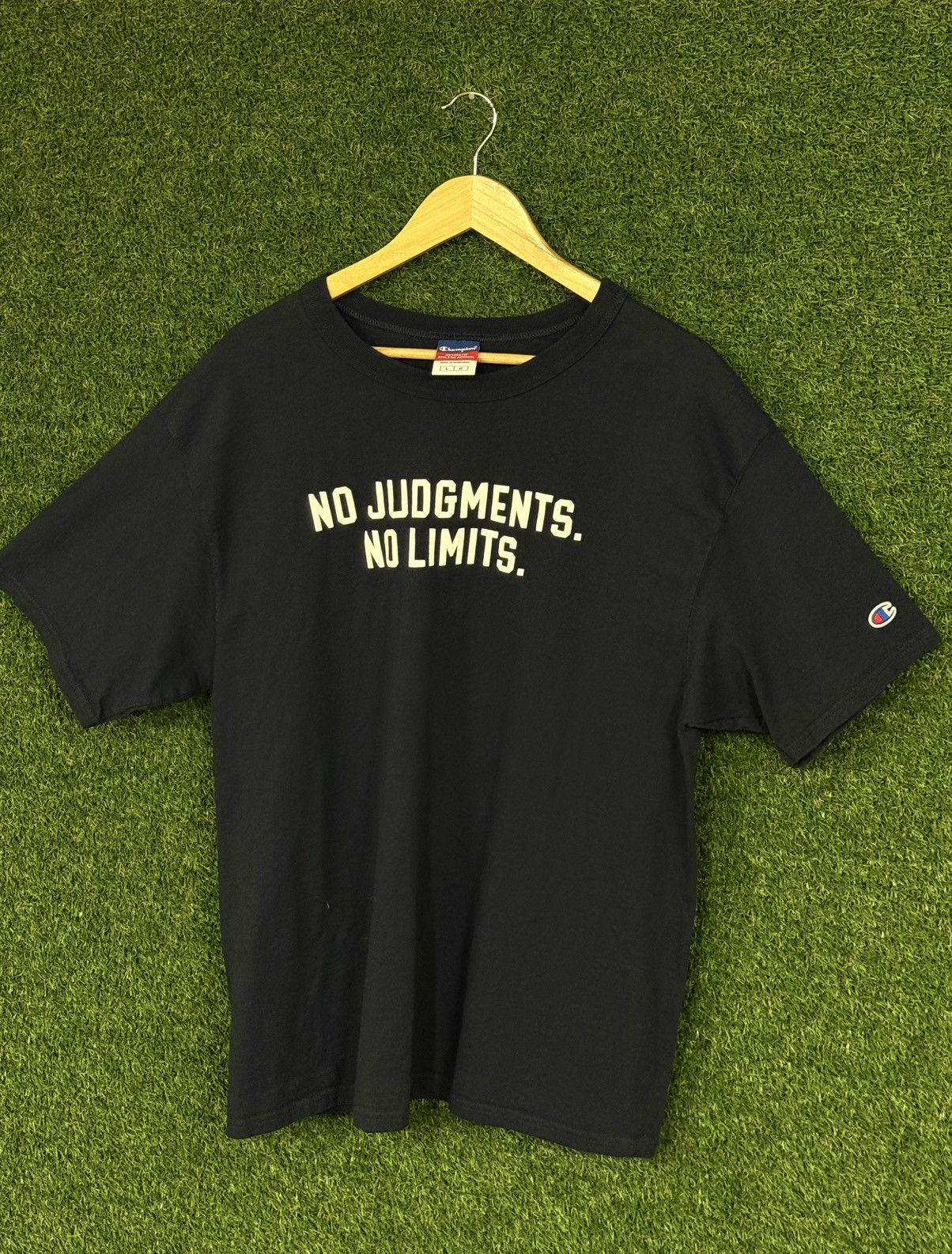 Champion Champion Heavyweight No Judgment No Limits Navy Logo Shirt Size US L / EU 52-54 / 3 - 3 Thumbnail