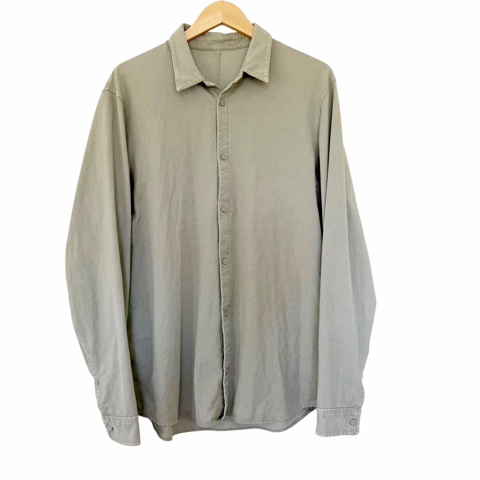 Lululemon Lululemon Light Green Commission Long Sleeve Button Down L Size US L / EU 52-54 / 3 - 2 Thumbnail