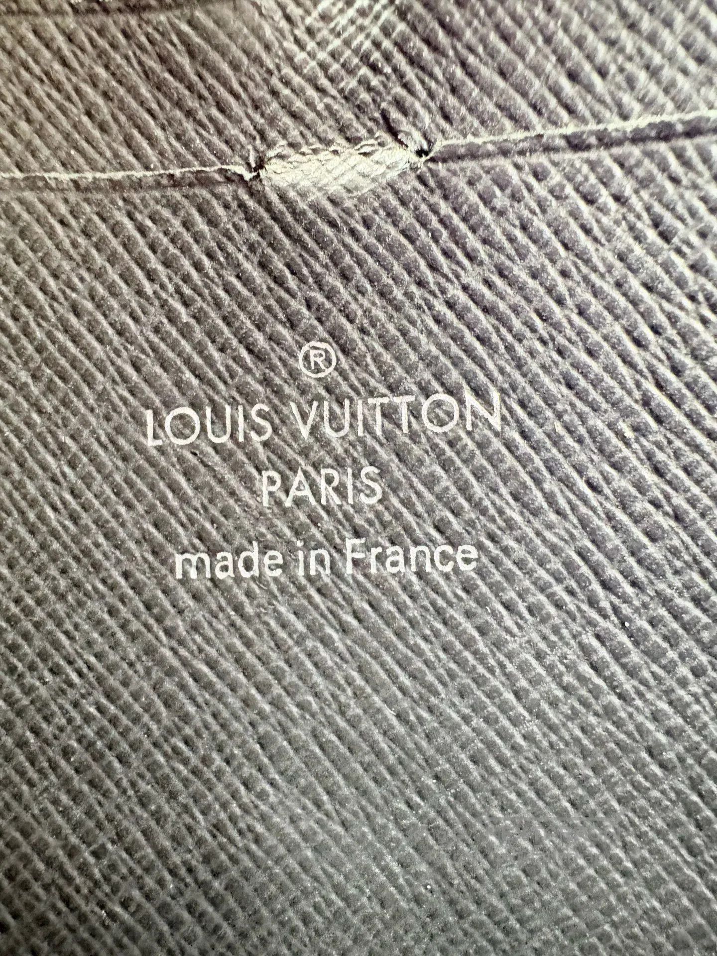 Louis Vuitton Louis Vuitton Black Monogram Toiletry Pouch. Size ONE SIZE - 6 Thumbnail
