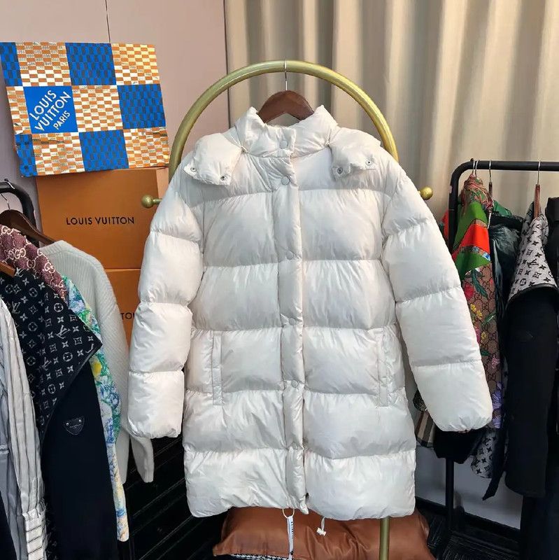 Miu Miu Miu Miu White Women's Down Jacket 0089 Size S / US 4 / IT 40 - 1 Thumbnail