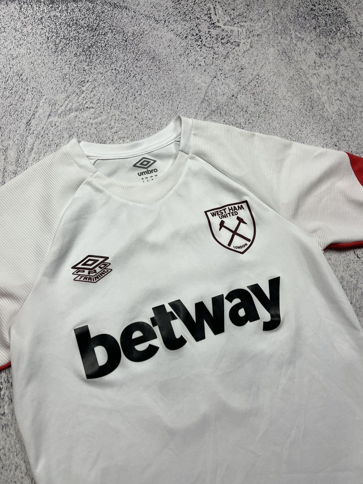 Umbro 2021/22 West Ham Umbro Soccer Training Jersey Football Shirt Size US S / EU 44-46 / 1 - 6 Thumbnail
