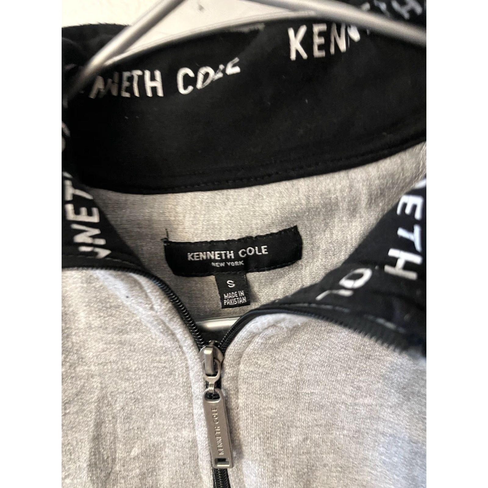 Kenneth Cole Kenneth Cole Mens Hoodie 1/4 Zip Gray Cotton Blend Long Sleeve Small Logo Vintage? No — actually Small Size US S / EU 44-46 / 1 - 4 Thumbnail