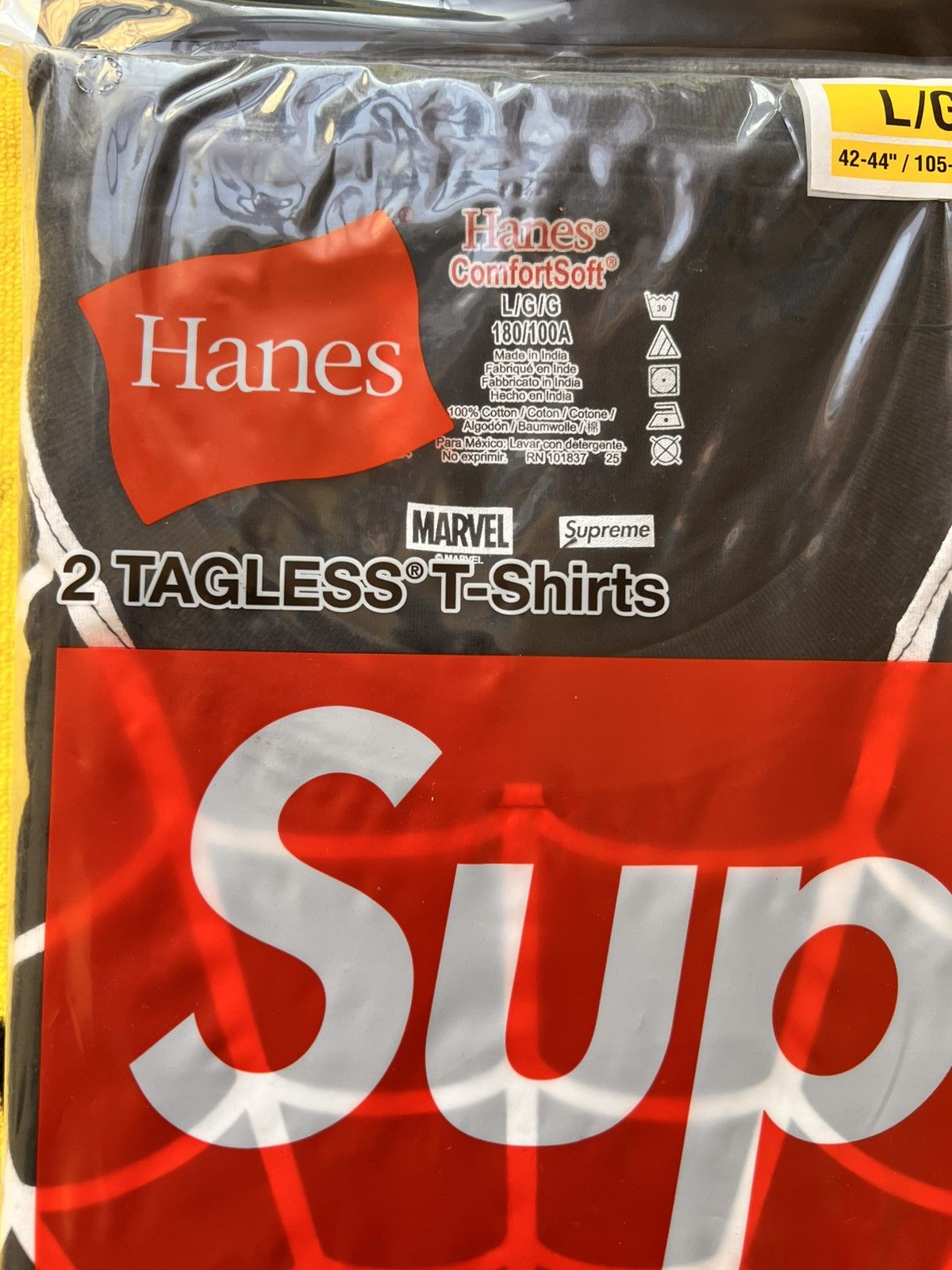 Supreme L Supreme Marvel Spider-Man Web T-Shirt Black venom hanes te Size US L / EU 52-54 / 3 - 9 Thumbnail