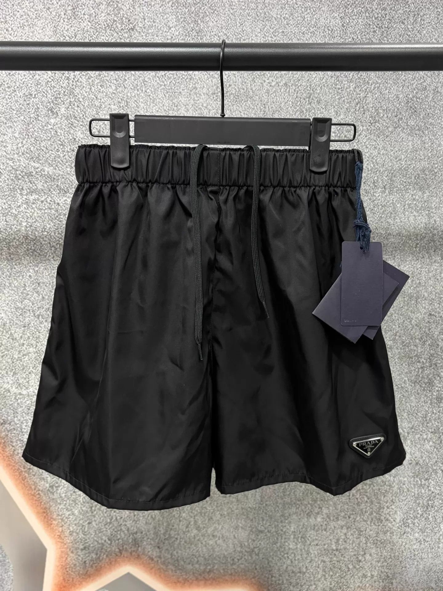 Prada Prada Metal Triangle Logo Shorts 38 Size 26" / US 2 / IT 38 - 1 Thumbnail