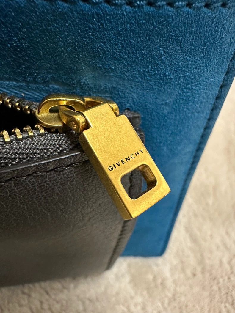 Givenchy Givenchy Small GV3 Bag Size ONE SIZE - 5 Thumbnail