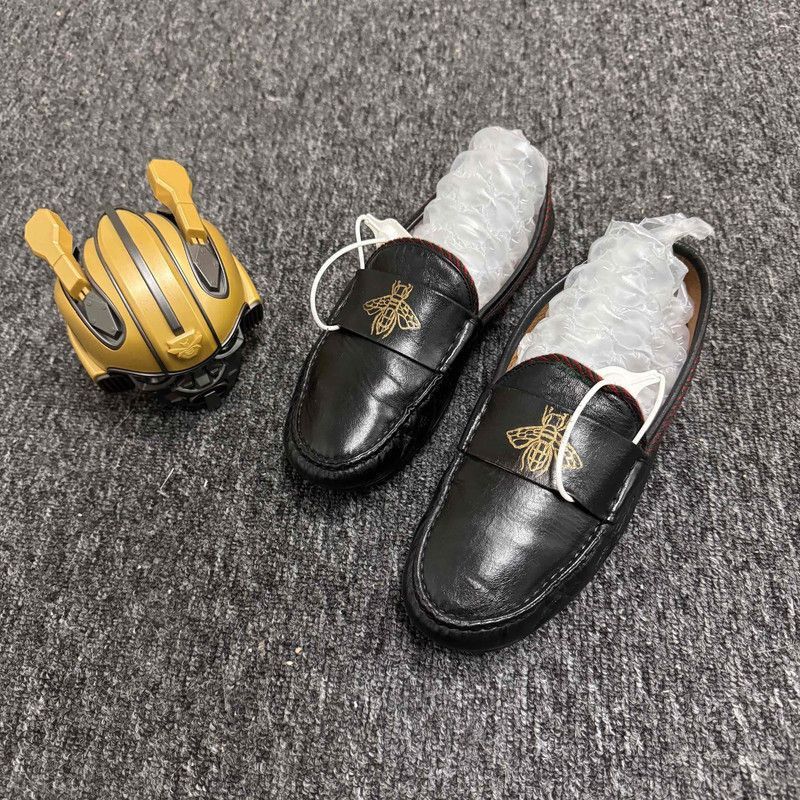 Gucci Black Leather Loafers with Bee Embroidery