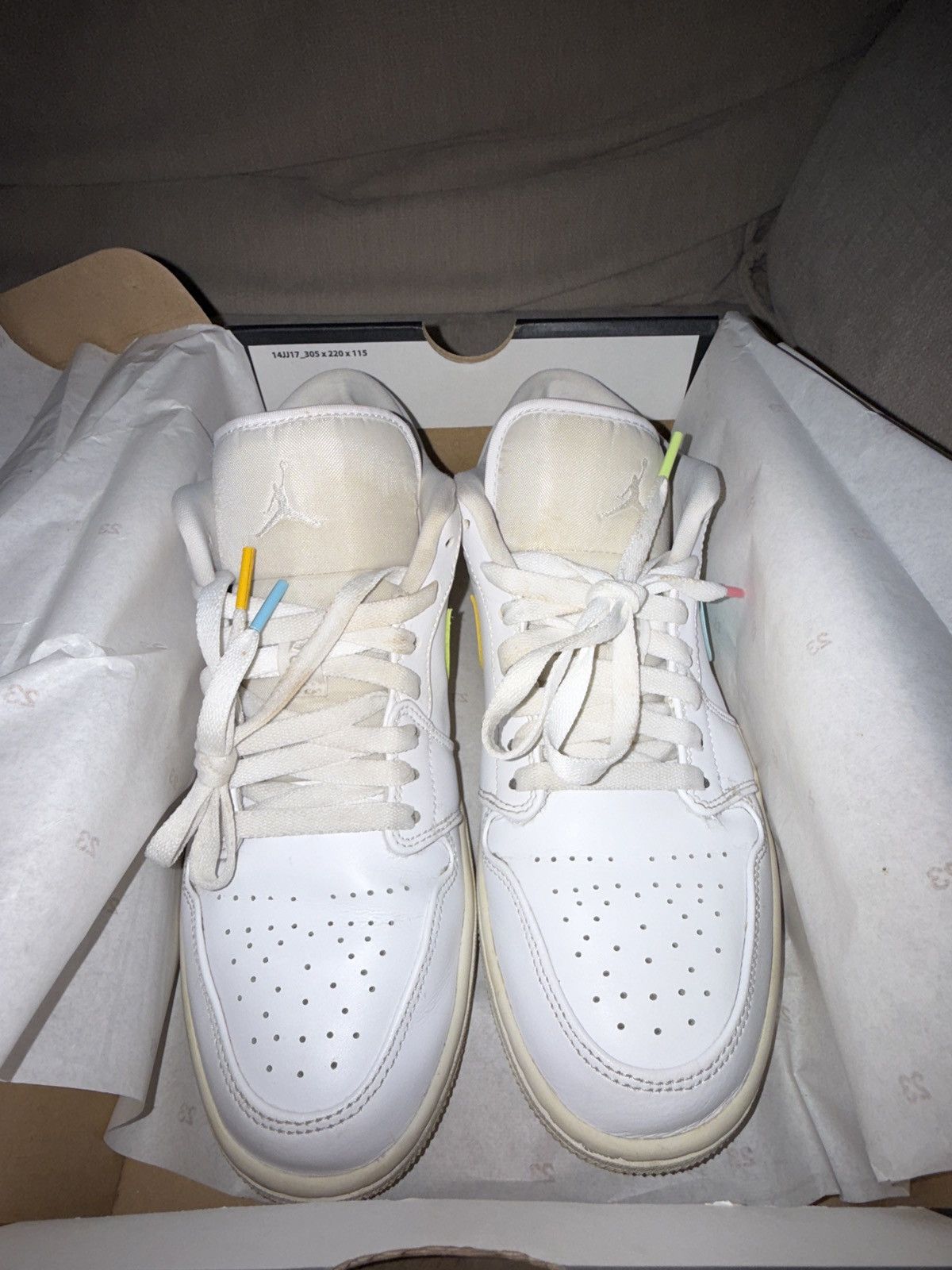 Jordan Brand Jordan 1 Low White/Multi-Color-Light Aqua Blanc Size US 9.5 / EU 42-43 - 1 Thumbnail