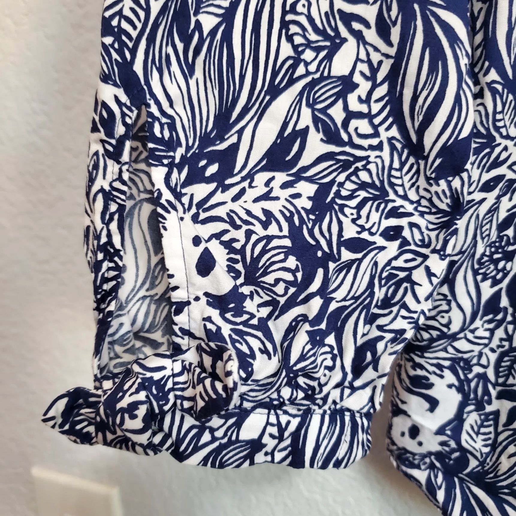 Lilly Pulitzer VINTAGE Lilly Pulitzer Top Women S Sherida High Tide Navy GDay Mate Koala Print Popover Size S / US 4 / IT 40 - 5 Thumbnail
