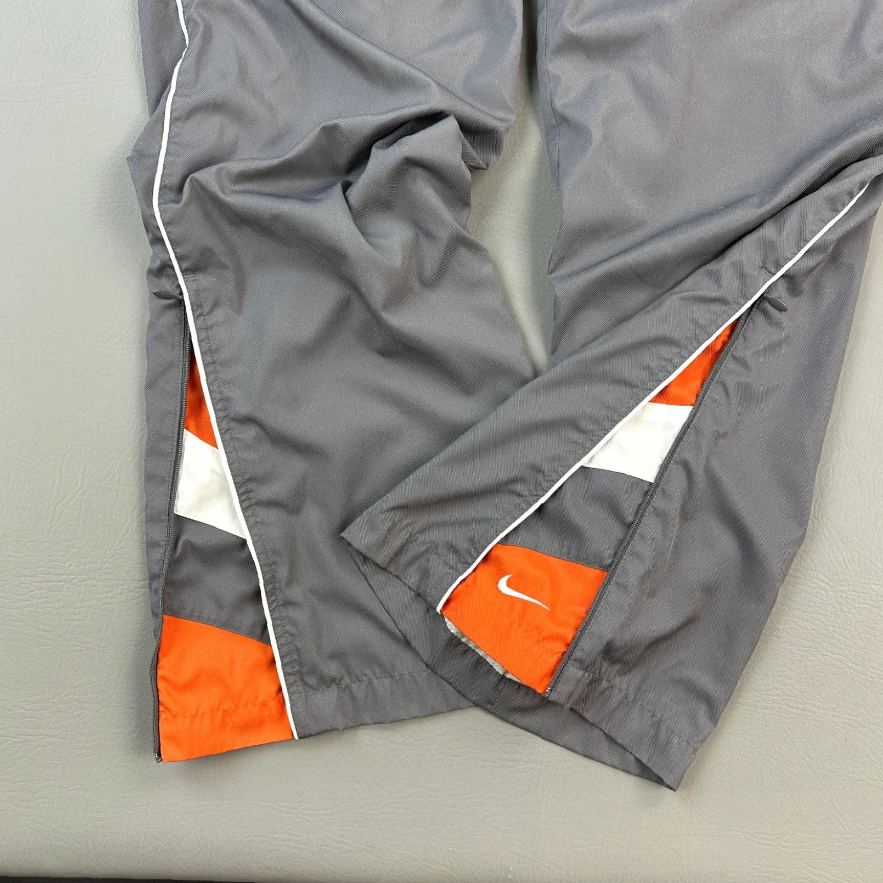 Nike VINTAGE Nike Track Pants Women L Gray Baggy Fleece Lined Ankle Zip Y2K Size 36" / US 14 / IT 50 - 3 Thumbnail
