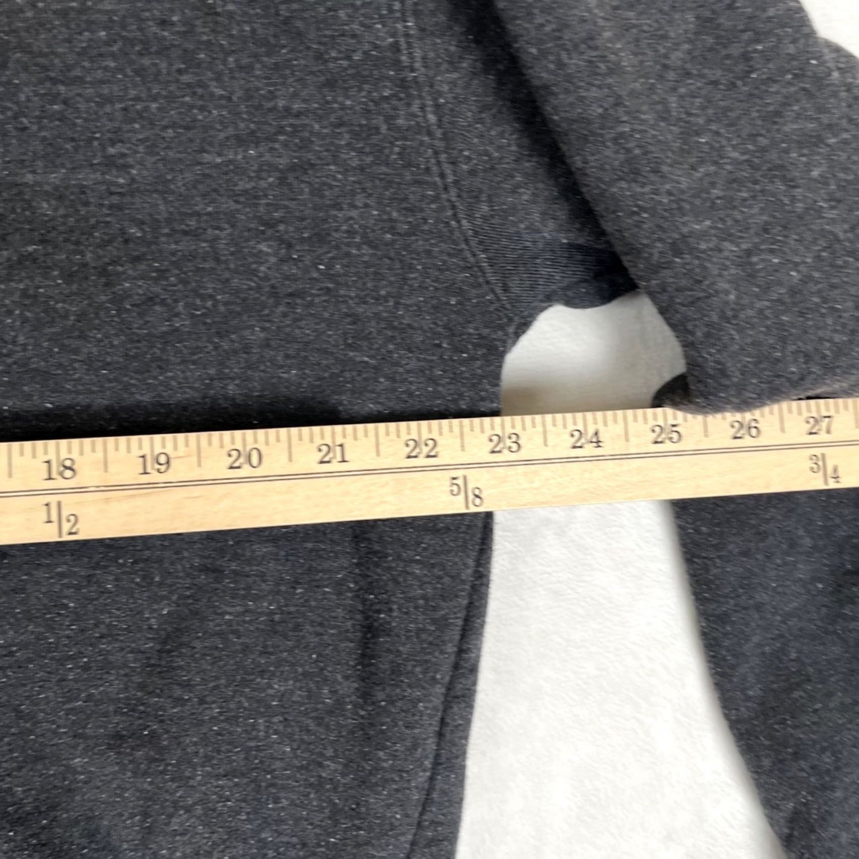 Vintage VINTAGE Santa Cruz Hoodie Sweatshirt Mens Large Gray OG Logo Y2K Double Sided Size US L / EU 52-54 / 3 - 7 Thumbnail
